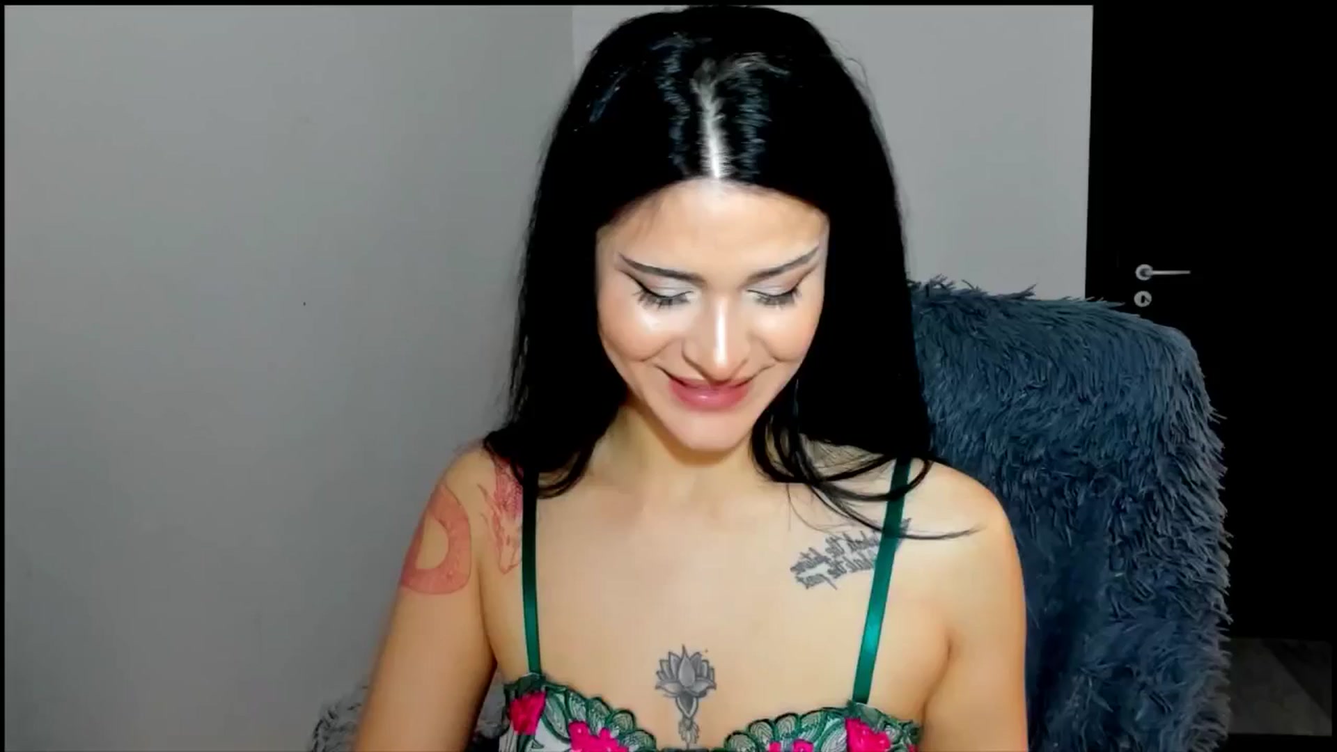 Gallery image thumbnail from Tabitha18's myfreecams stream on, 03/04/2025, 06:00 image 9 of 20