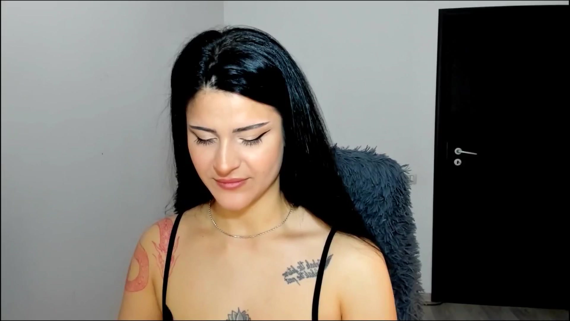 Gallery image thumbnail from Tabitha18's myfreecams stream on, 03/13/2025, 04:43 image 14 of 20