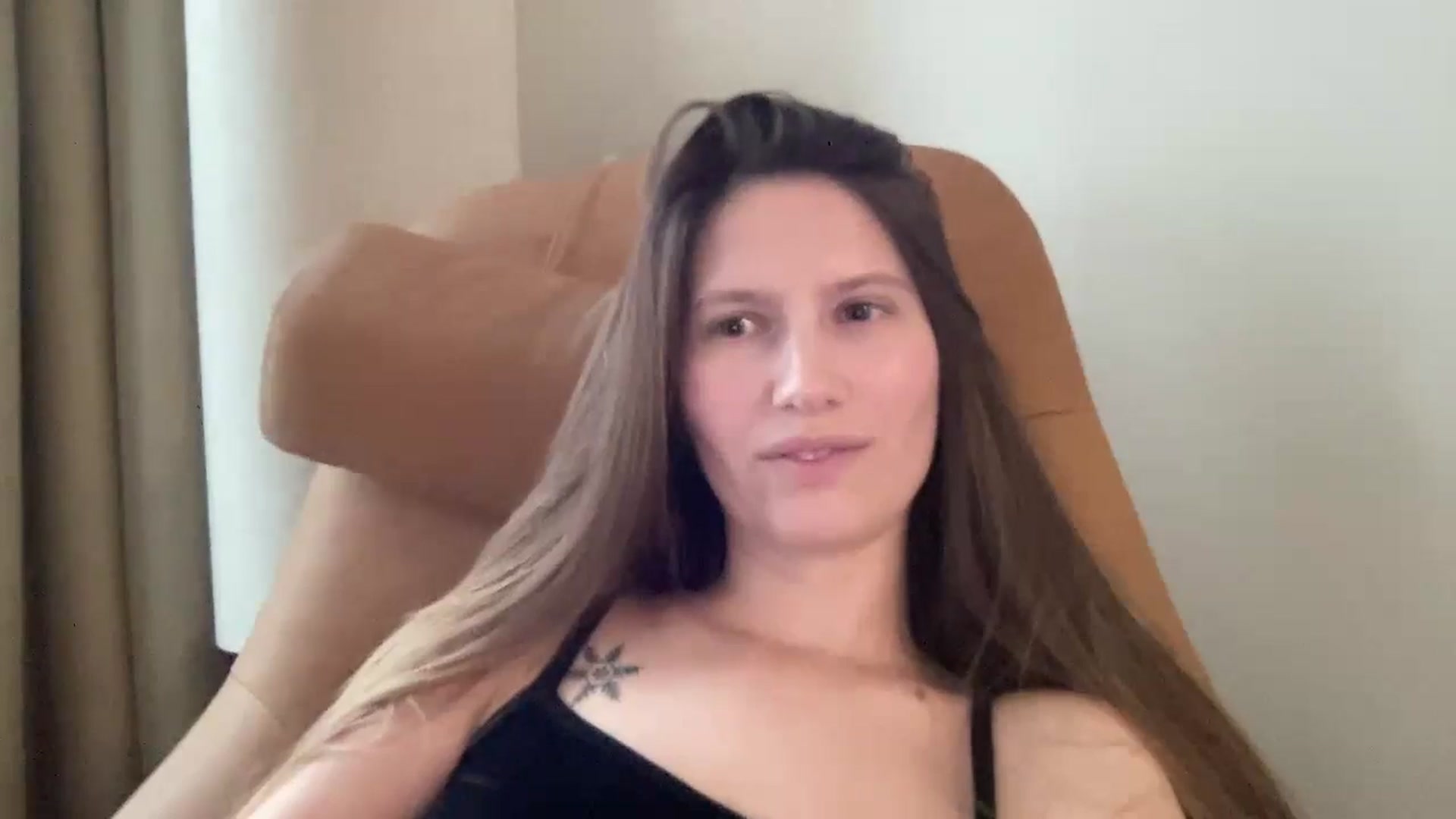 Gallery image thumbnail from Tai_tai's myfreecams stream on, 11/01/2024, 13:30 image 16 of 20