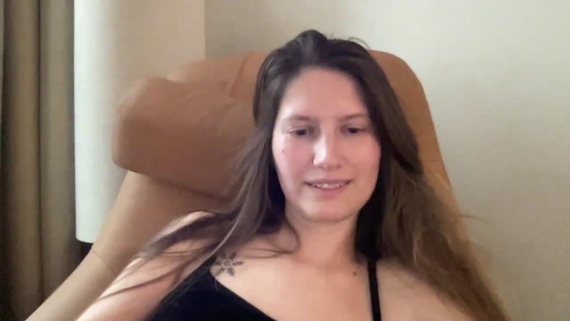 Gallery image thumbnail from Tai_tai's myfreecams stream on, 11/01/2024, 13:30 image 12 of 20