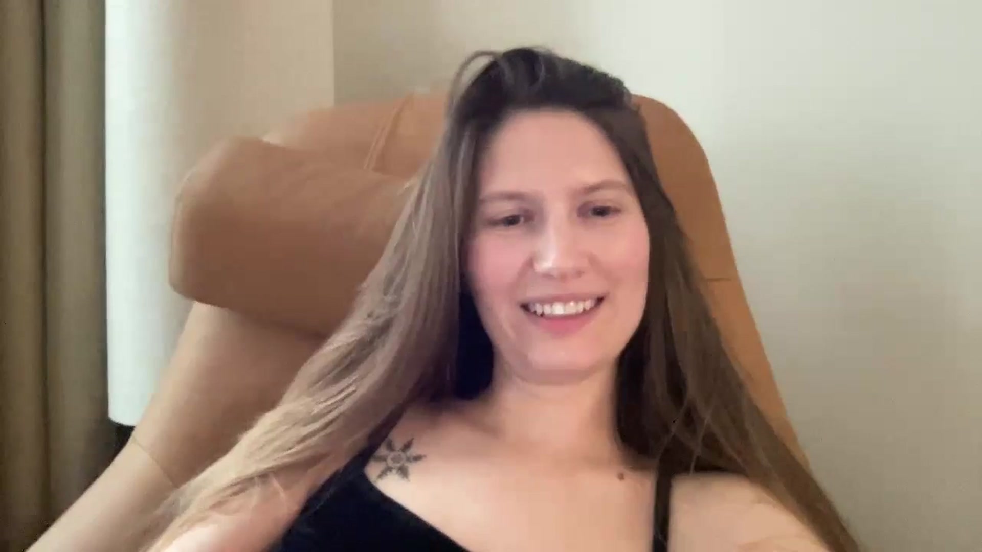 Gallery image thumbnail from Tai_tai's myfreecams stream on, 11/01/2024, 13:30 image 15 of 20