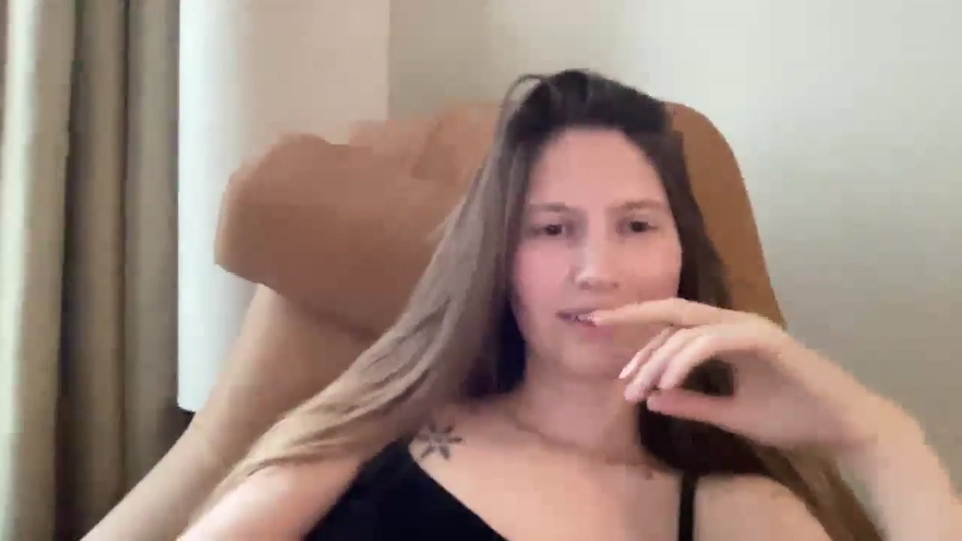 Gallery image thumbnail from Tai_tai's myfreecams stream on, 11/01/2024, 13:30 image 18 of 20