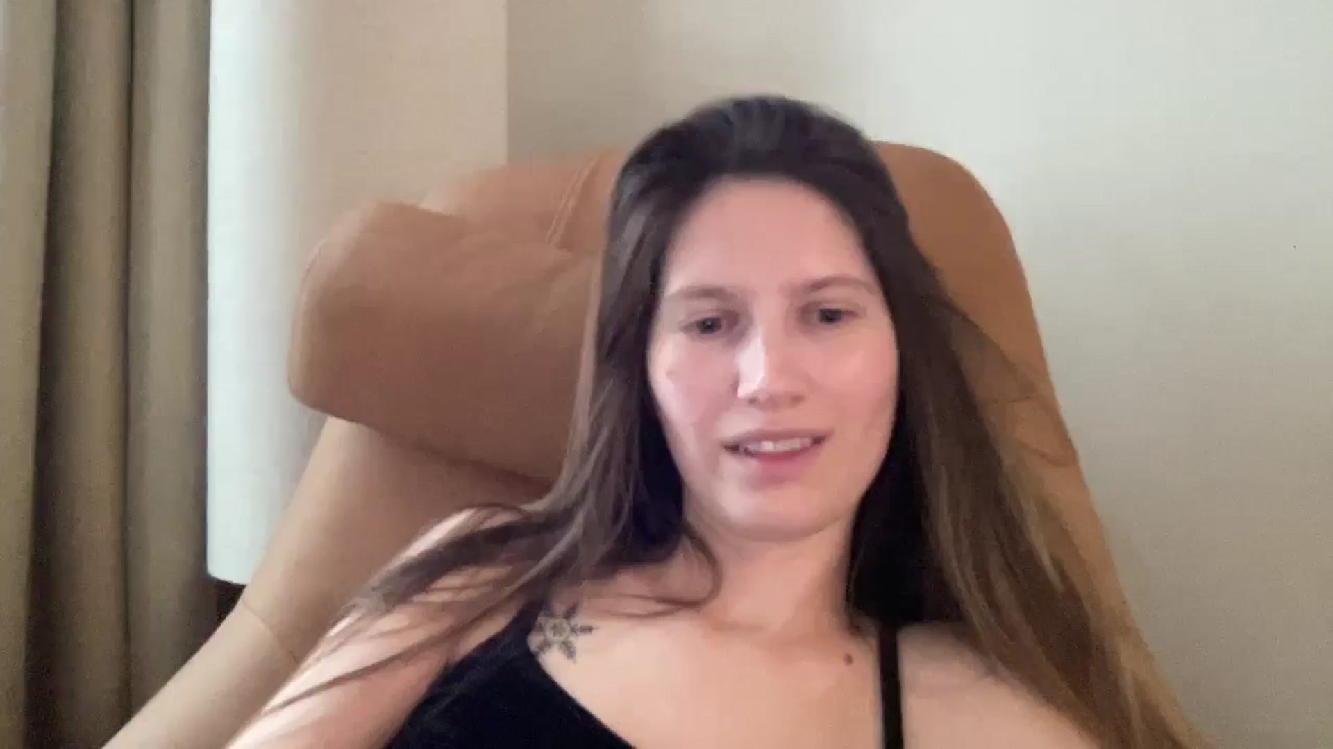 Gallery image thumbnail from Tai_tai's myfreecams stream on, 11/01/2024, 13:30 image 11 of 20