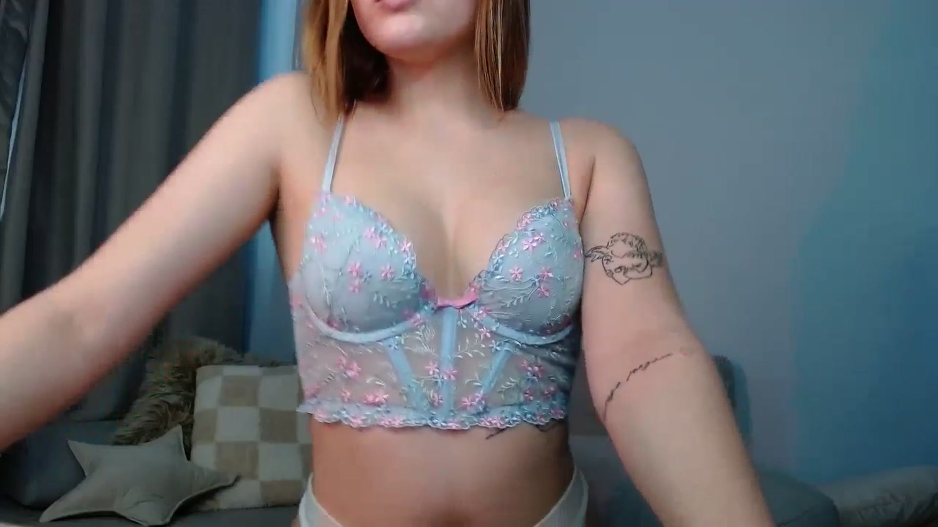 Gallery image thumbnail from TaisiaHot's myfreecams stream on, 05/27/2025, 09:17 image 15 of 20