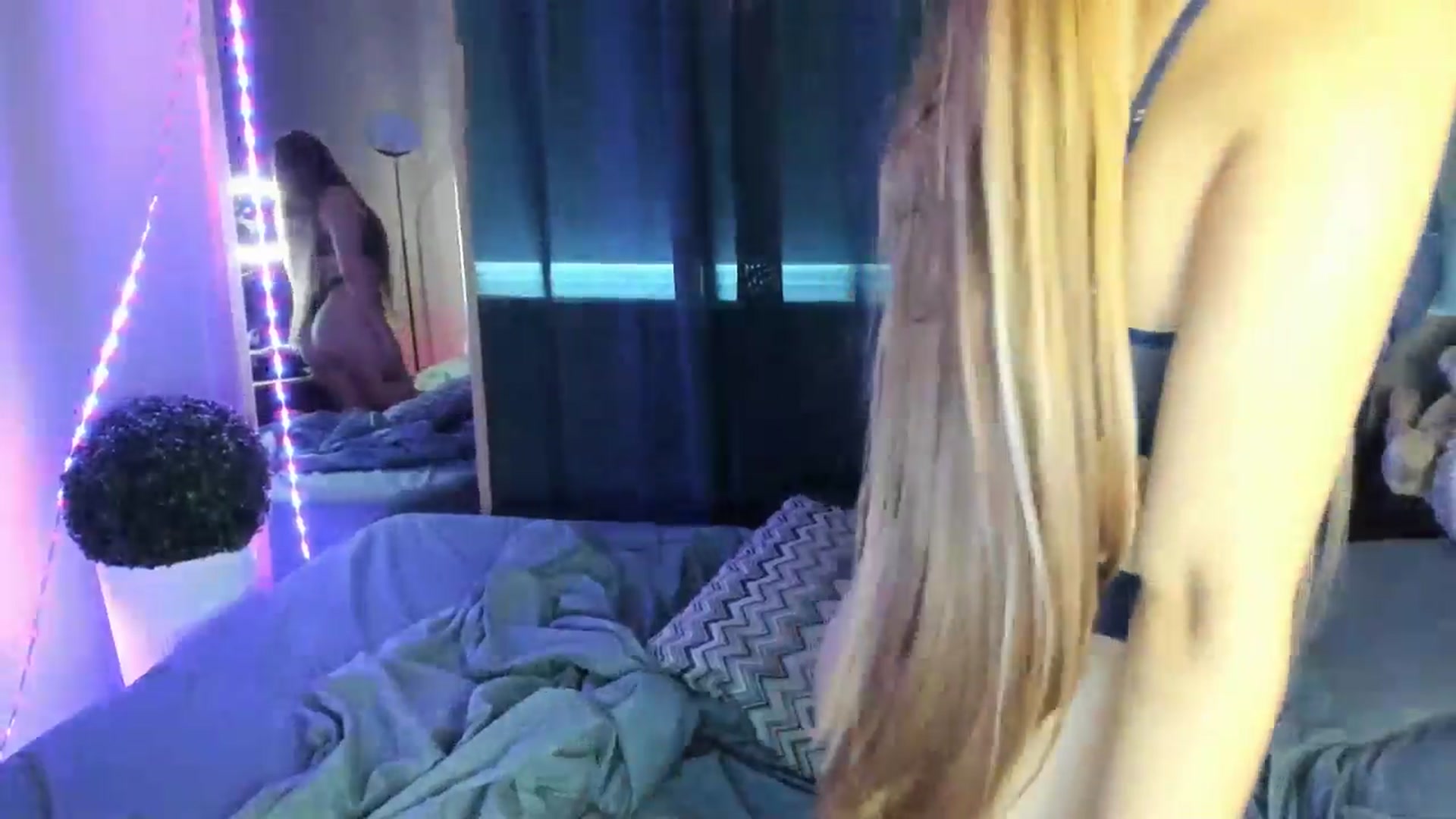 Gallery image thumbnail from TaisiaHot's myfreecams stream on, 09/23/2025, 10:45 image 8 of 20