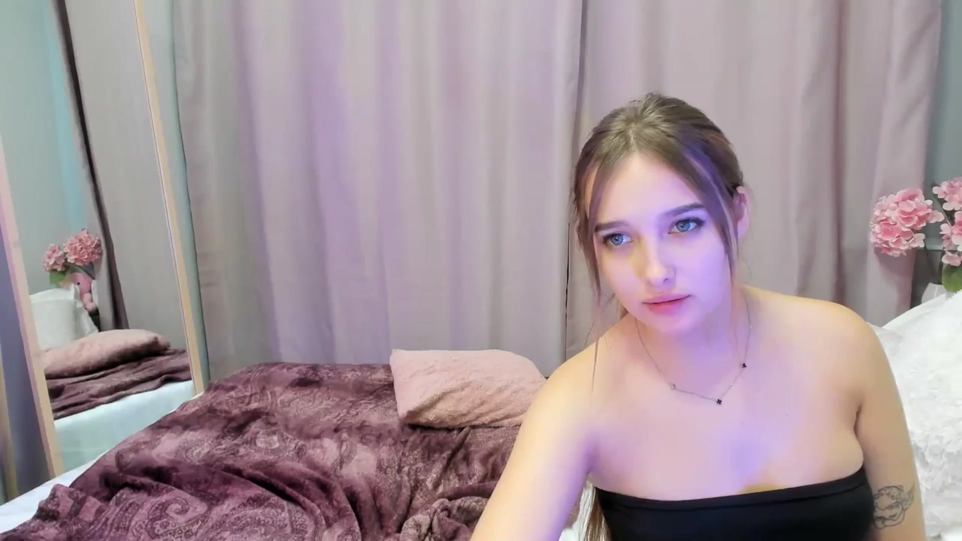 Gallery image thumbnail from TaisiaHot's myfreecams stream on, 10/22/2025, 13:49 image 5 of 20