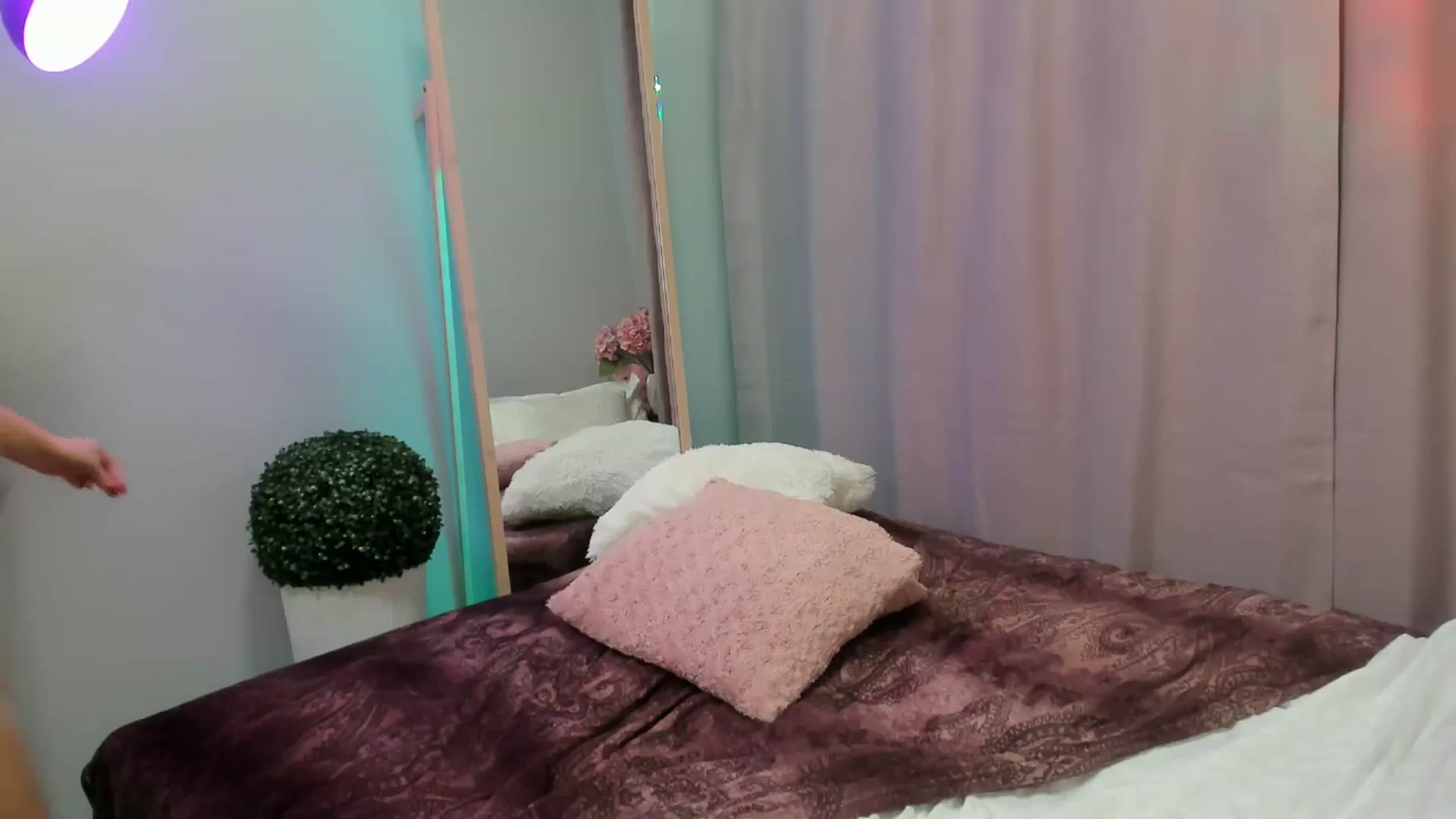 Gallery image thumbnail from TaisiaHot's myfreecams stream on, 10/24/2025, 12:07 image 2 of 20