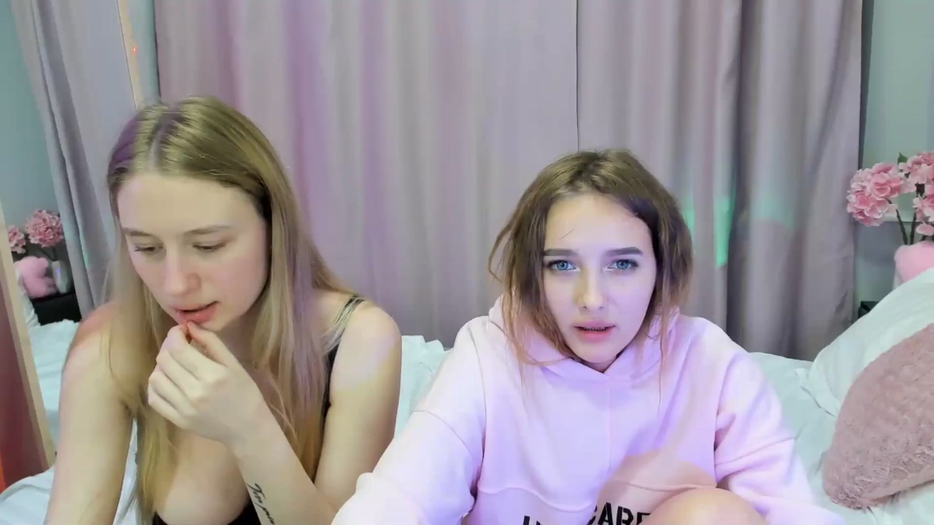 Gallery image thumbnail from TaisiaHot's myfreecams stream on, 10/26/2025, 17:23 image 15 of 20