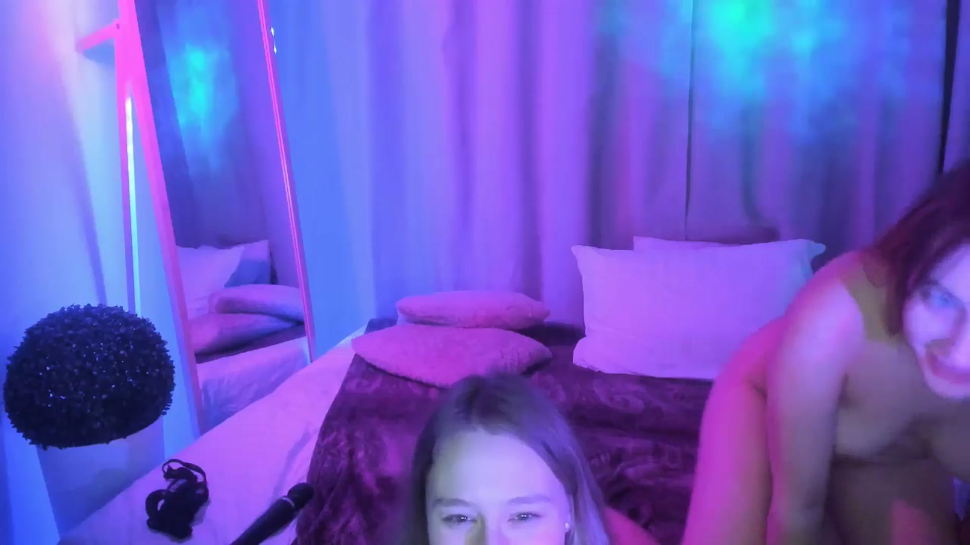 Gallery image thumbnail from TaisiaHot's myfreecams stream on, 11/08/2025, 12:33 image 7 of 20