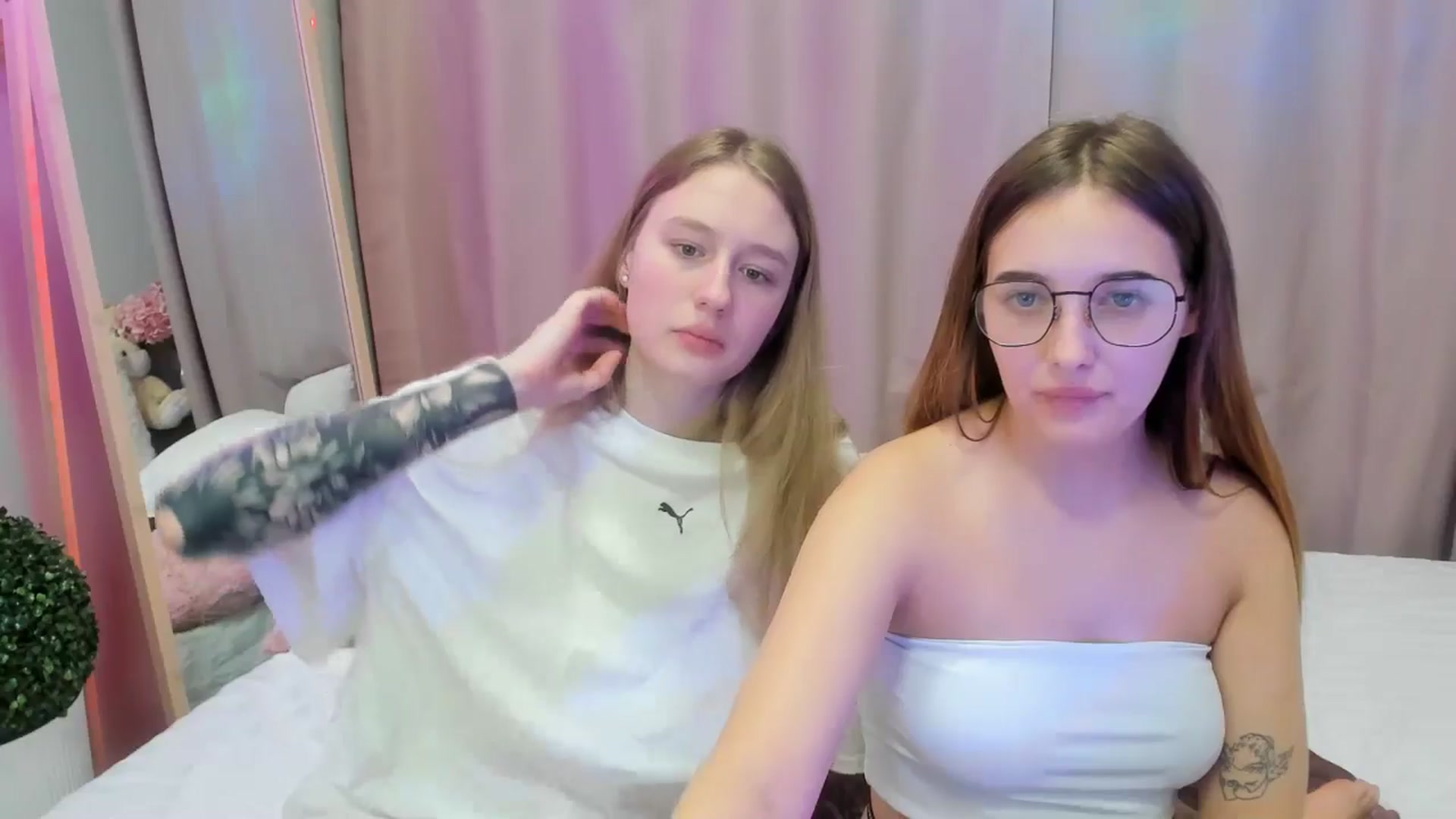 Gallery image thumbnail from TaisiaHot's myfreecams stream on, 11/08/2025, 14:56 image 3 of 20