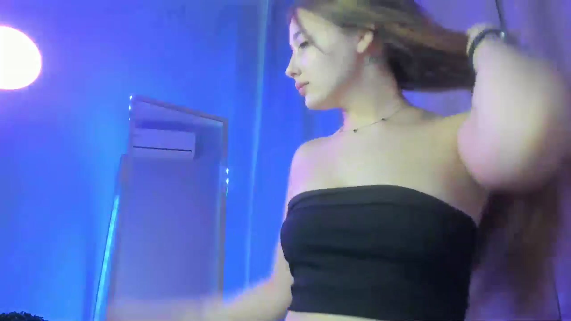 Gallery image thumbnail from TaisiaHot's myfreecams stream on, 11/12/2025, 08:35 image 16 of 20