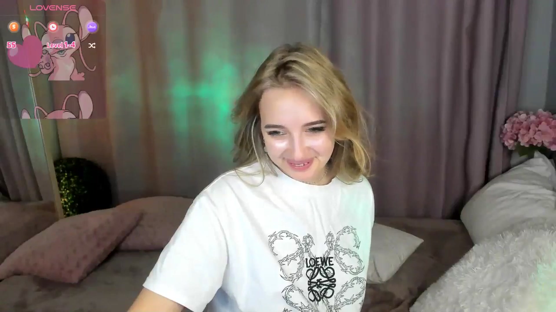 Gallery image thumbnail from TaisiaHot's myfreecams stream on, 12/06/2025, 13:01 image 17 of 20