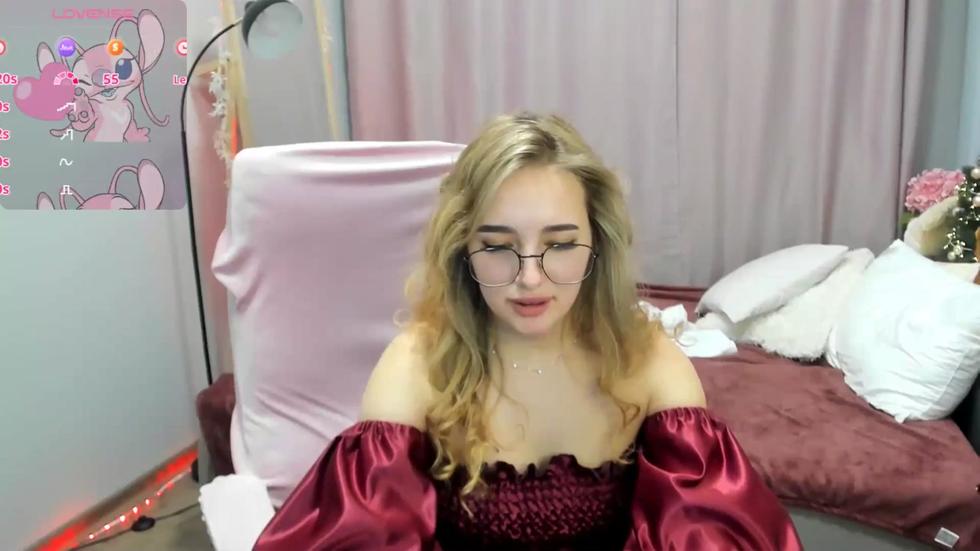 Gallery image thumbnail from TaisiaHot's myfreecams stream on, 01/02/2026, 12:38 image 4 of 20