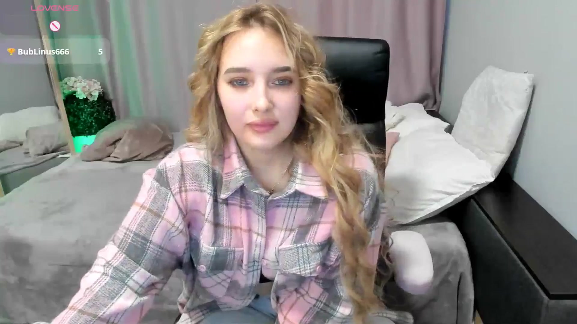 Gallery image thumbnail from TaisiaHot's myfreecams stream on, 03/09/2026, 10:03 image 6 of 20