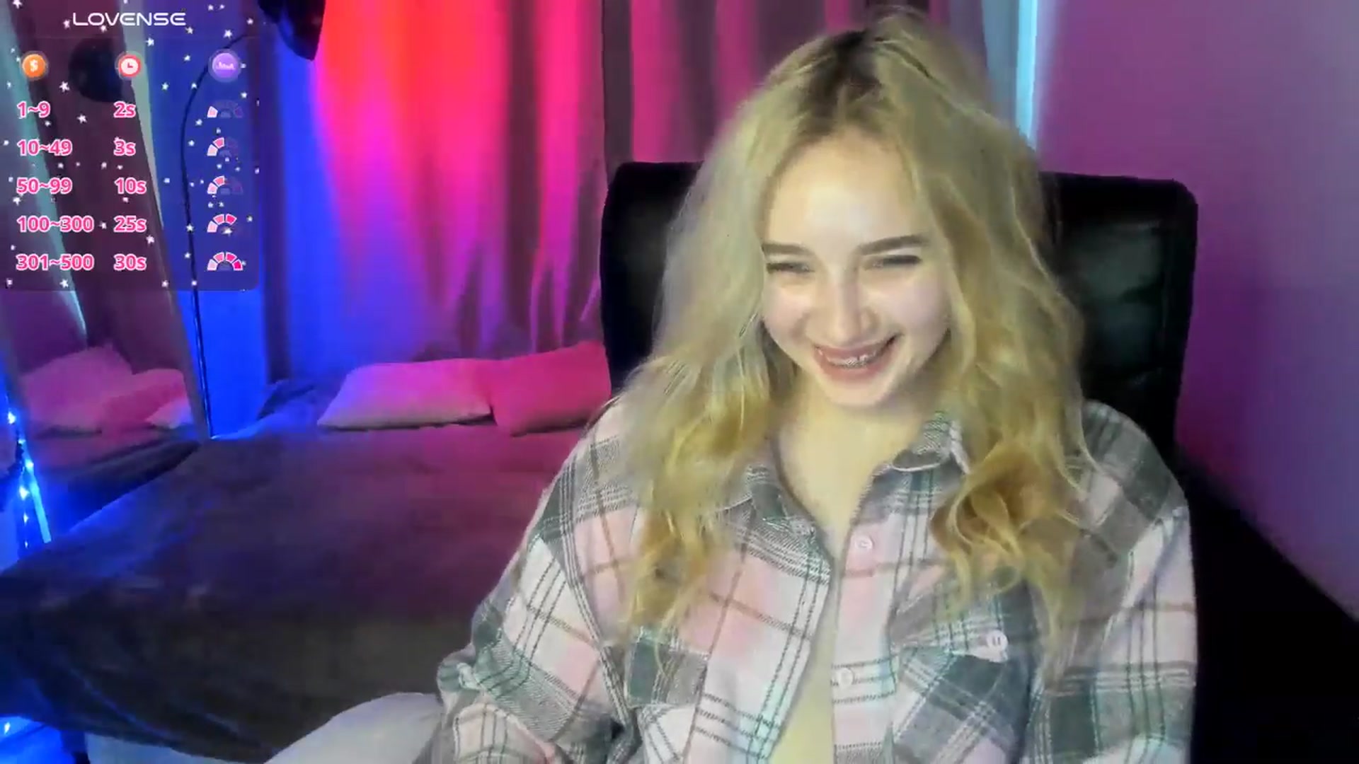 Gallery image thumbnail from TaisiaHot's myfreecams stream on, 04/15/2026, 10:36 image 3 of 20