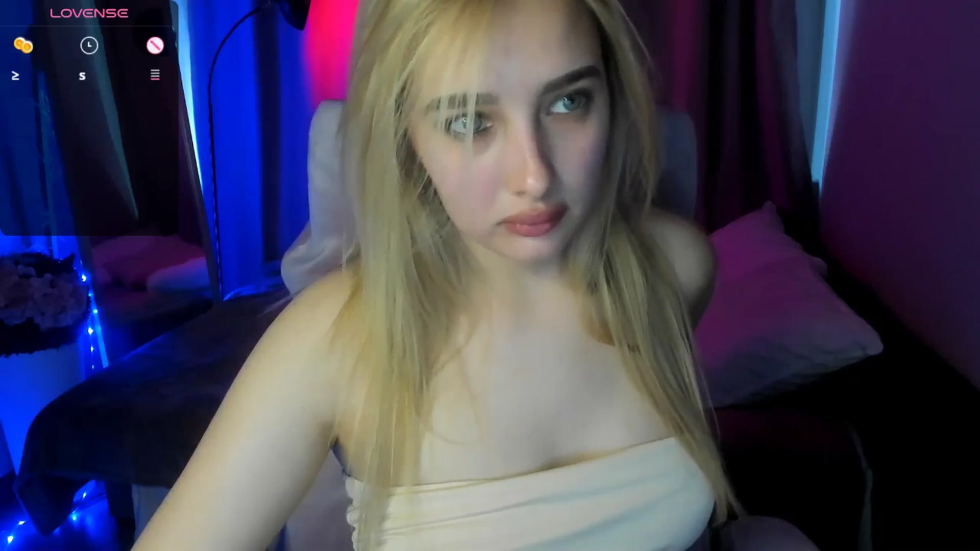 Gallery image thumbnail from TaisiaHot's myfreecams stream on, 04/17/2026, 10:42 image 4 of 20