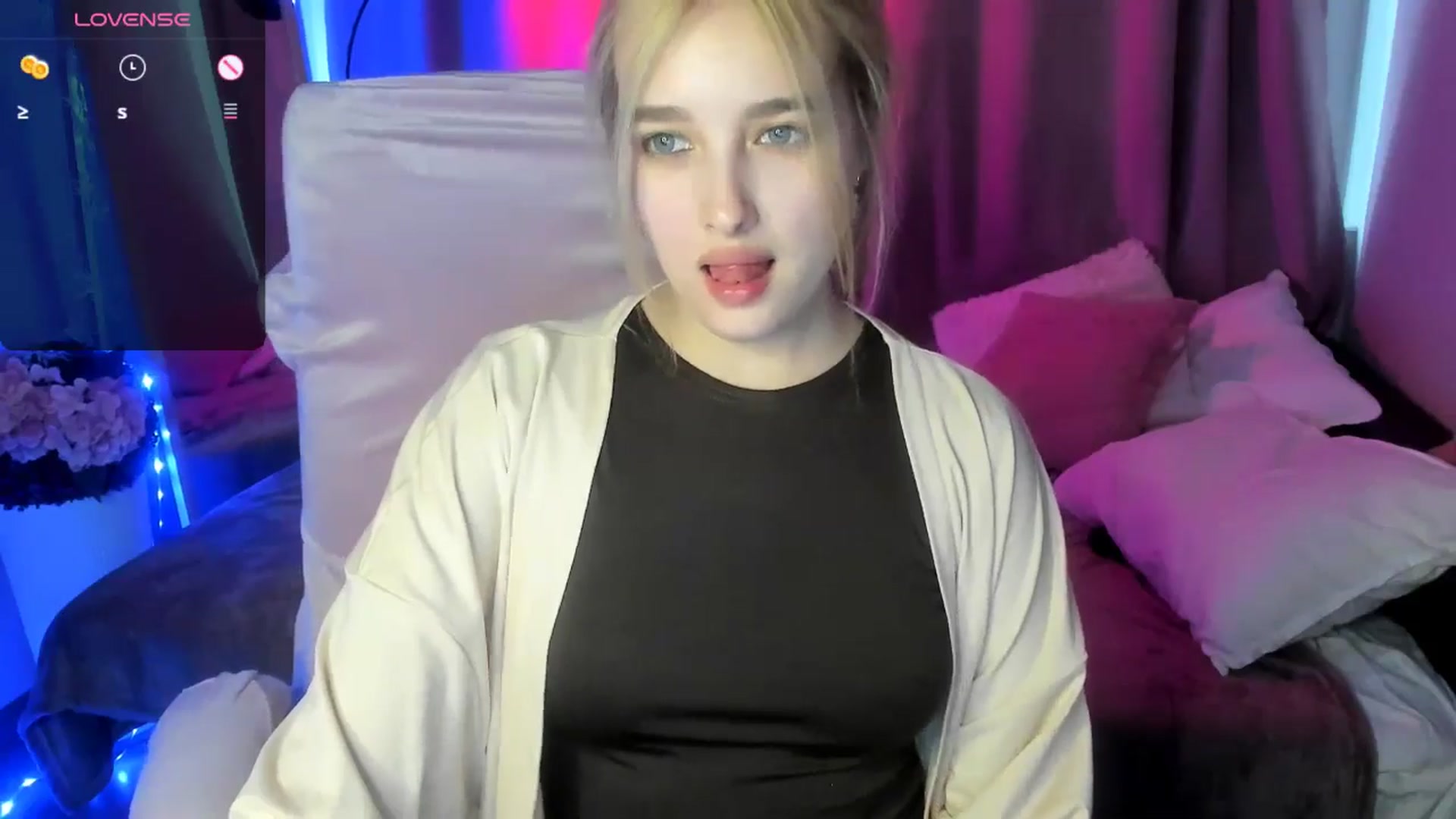 Gallery image thumbnail from TaisiaHot's myfreecams stream on, 04/17/2026, 12:54 image 8 of 20