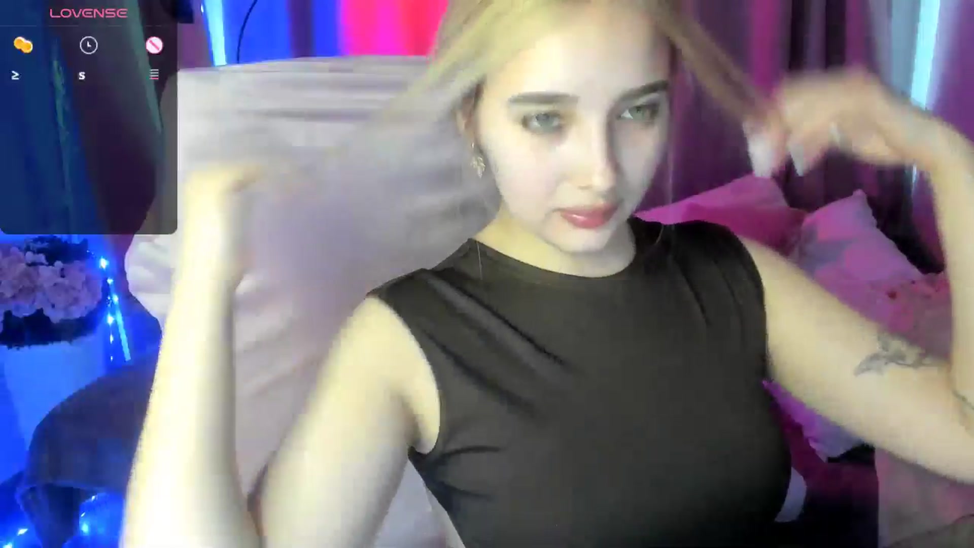 Gallery image thumbnail from TaisiaHot's myfreecams stream on, 04/17/2026, 12:54 image 11 of 20