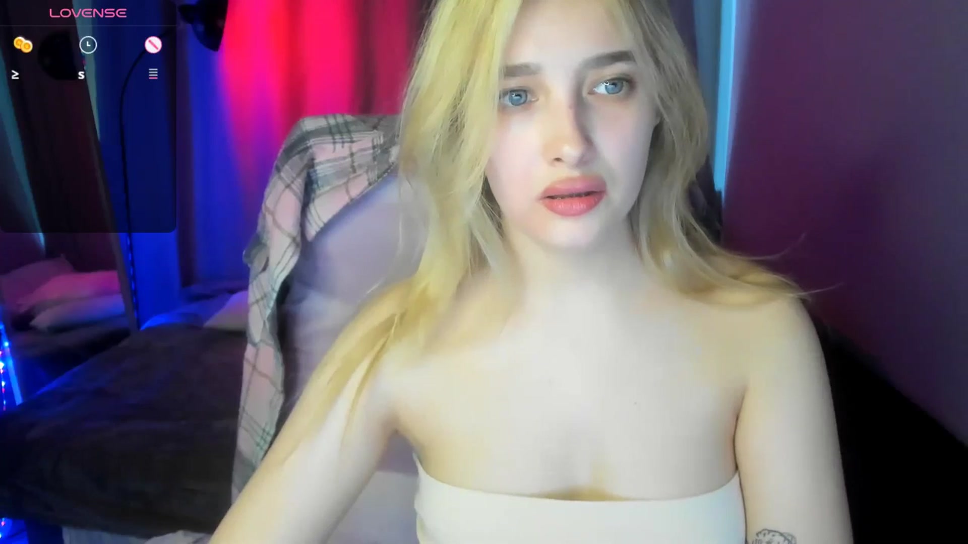 Gallery image thumbnail from TaisiaHot's myfreecams stream on, 04/18/2026, 08:53 image 3 of 20