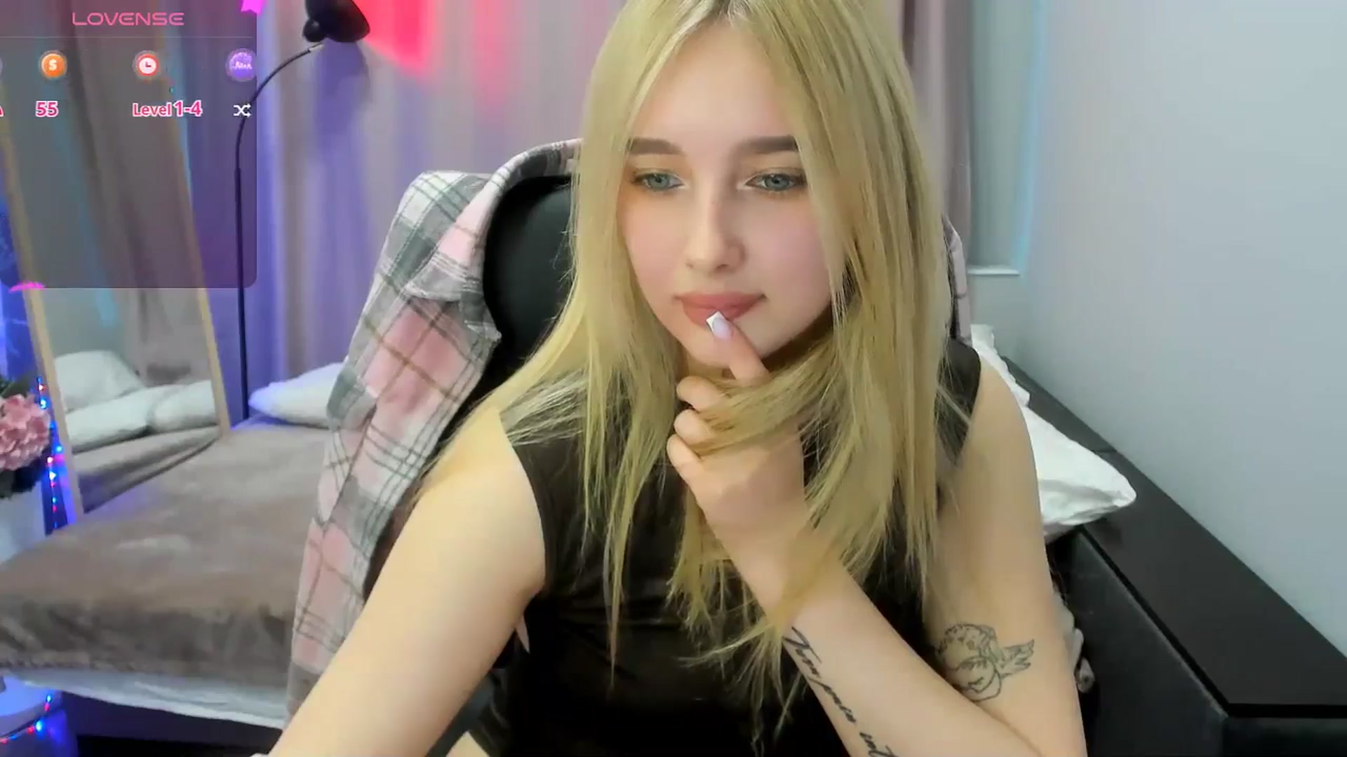 Gallery image thumbnail from TaisiaHot's myfreecams stream on, 04/19/2026, 09:56 image 5 of 20