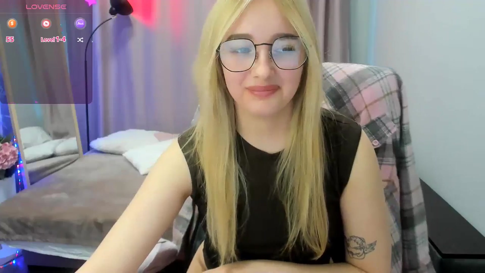 Gallery image thumbnail from TaisiaHot's myfreecams stream on, 04/19/2026, 09:56 image 4 of 20