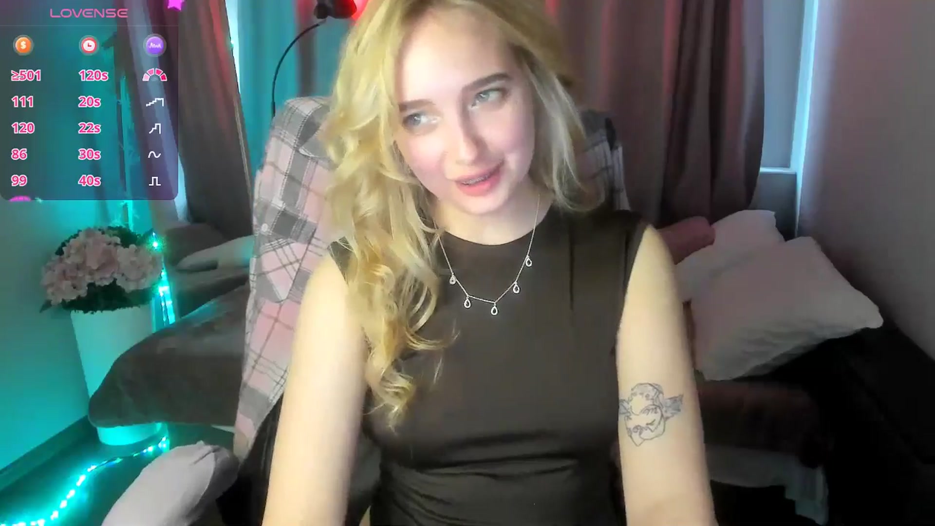 Gallery image thumbnail from TaisiaHot's myfreecams stream on, 04/21/2026, 09:32 image 16 of 20