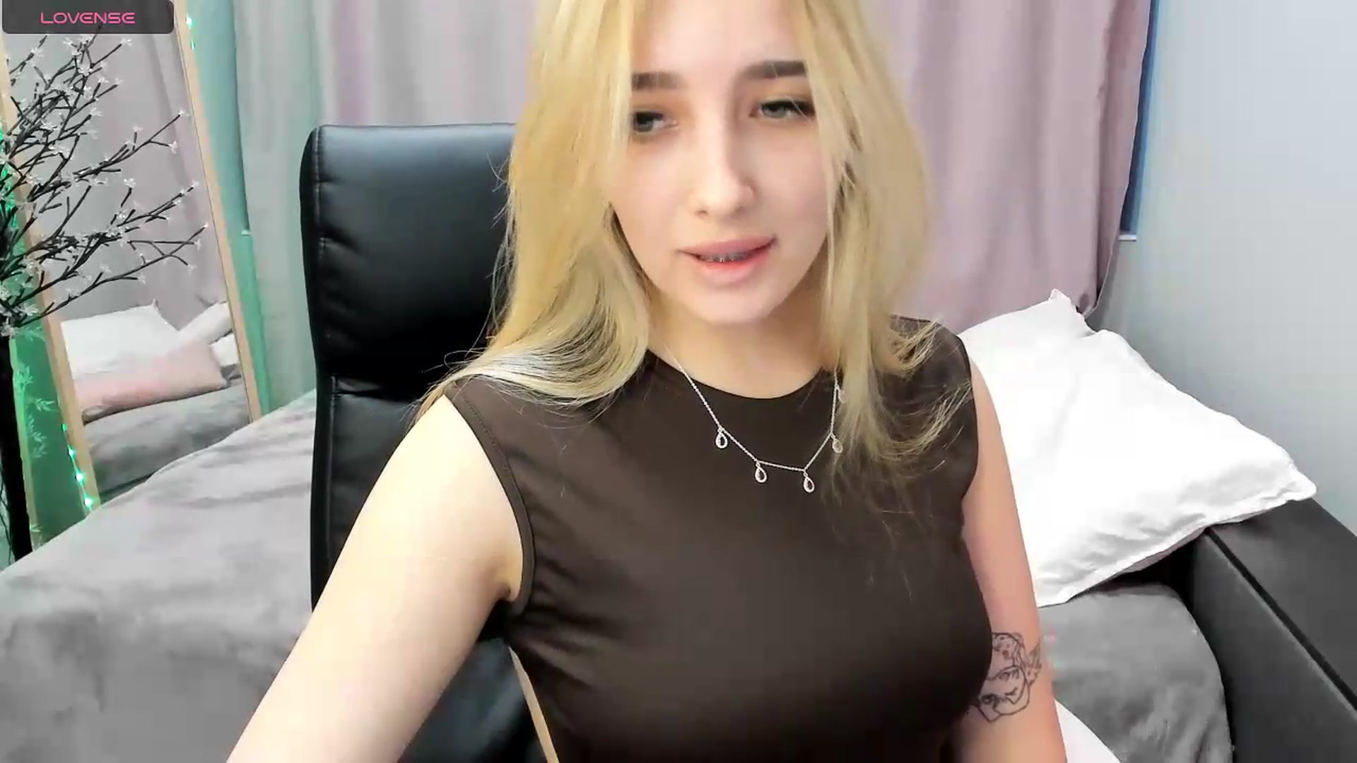 Gallery image thumbnail from TaisiaHot's myfreecams stream on, 06/19/2026, 08:38 image 10 of 20