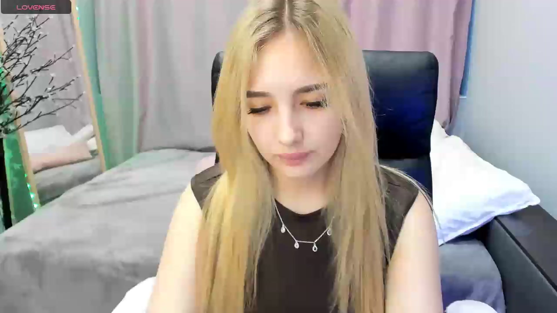 Gallery image thumbnail from TaisiaHot's myfreecams stream on, 06/19/2026, 08:38 image 3 of 20