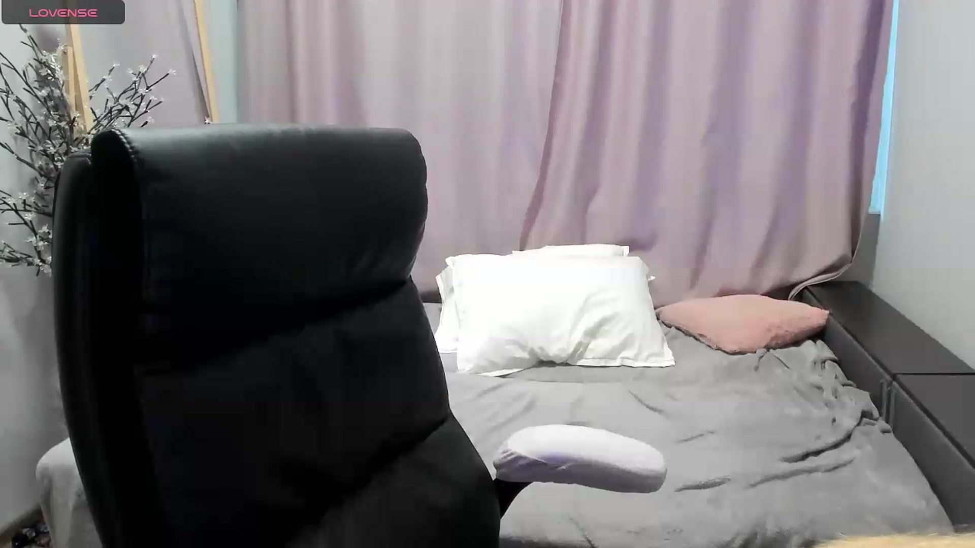 Gallery image thumbnail from TaisiaHot's myfreecams stream on, 06/19/2026, 16:00 image 12 of 20
