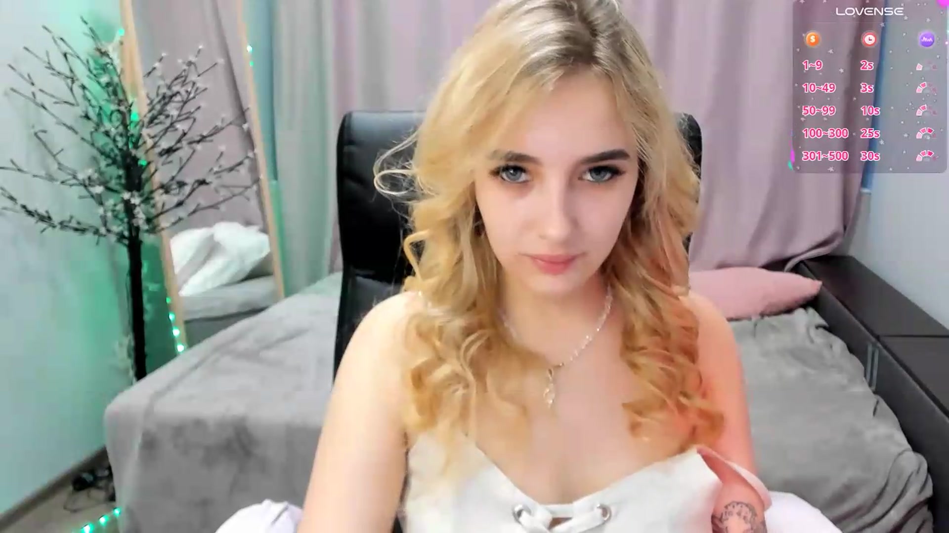 Gallery image thumbnail from TaisiaHot's myfreecams stream on, 06/20/2026, 08:35 image 8 of 20