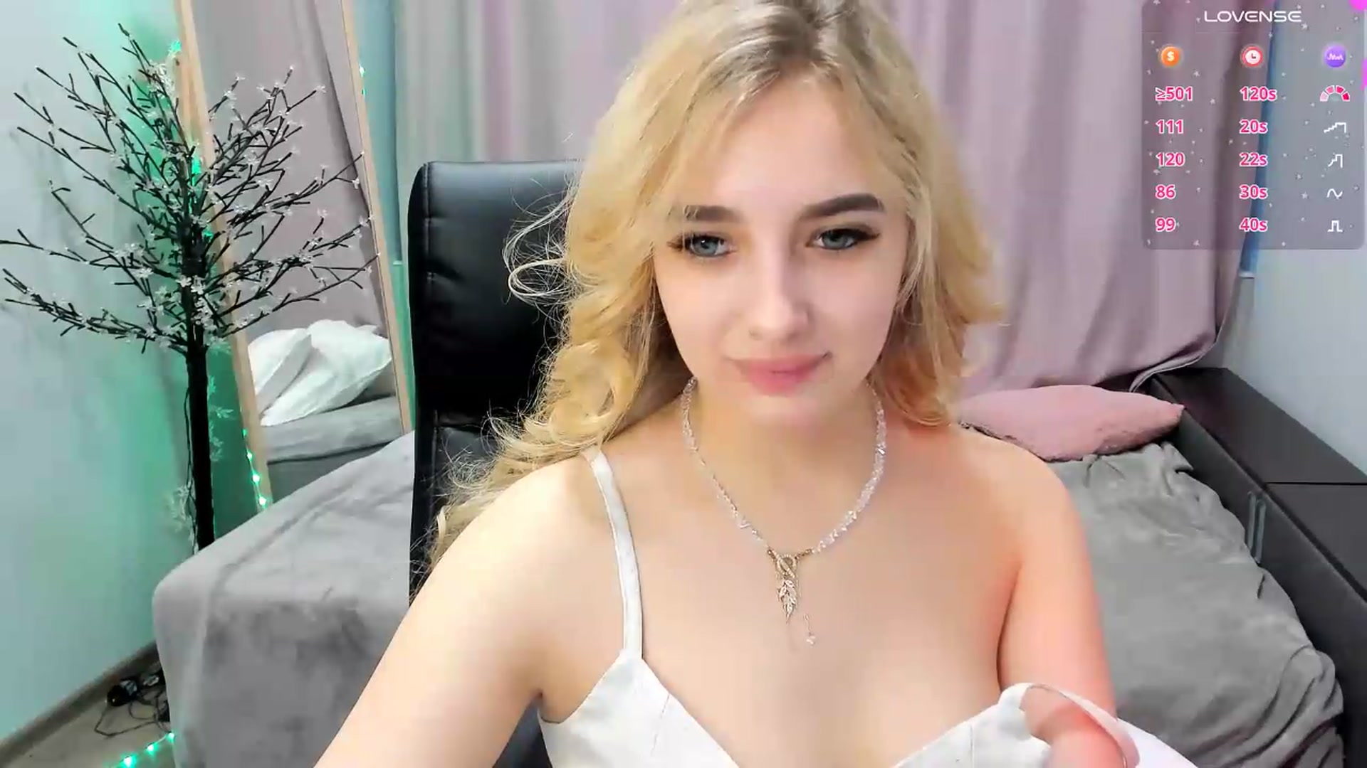 Gallery image thumbnail from TaisiaHot's myfreecams stream on, 06/20/2026, 08:35 image 9 of 20