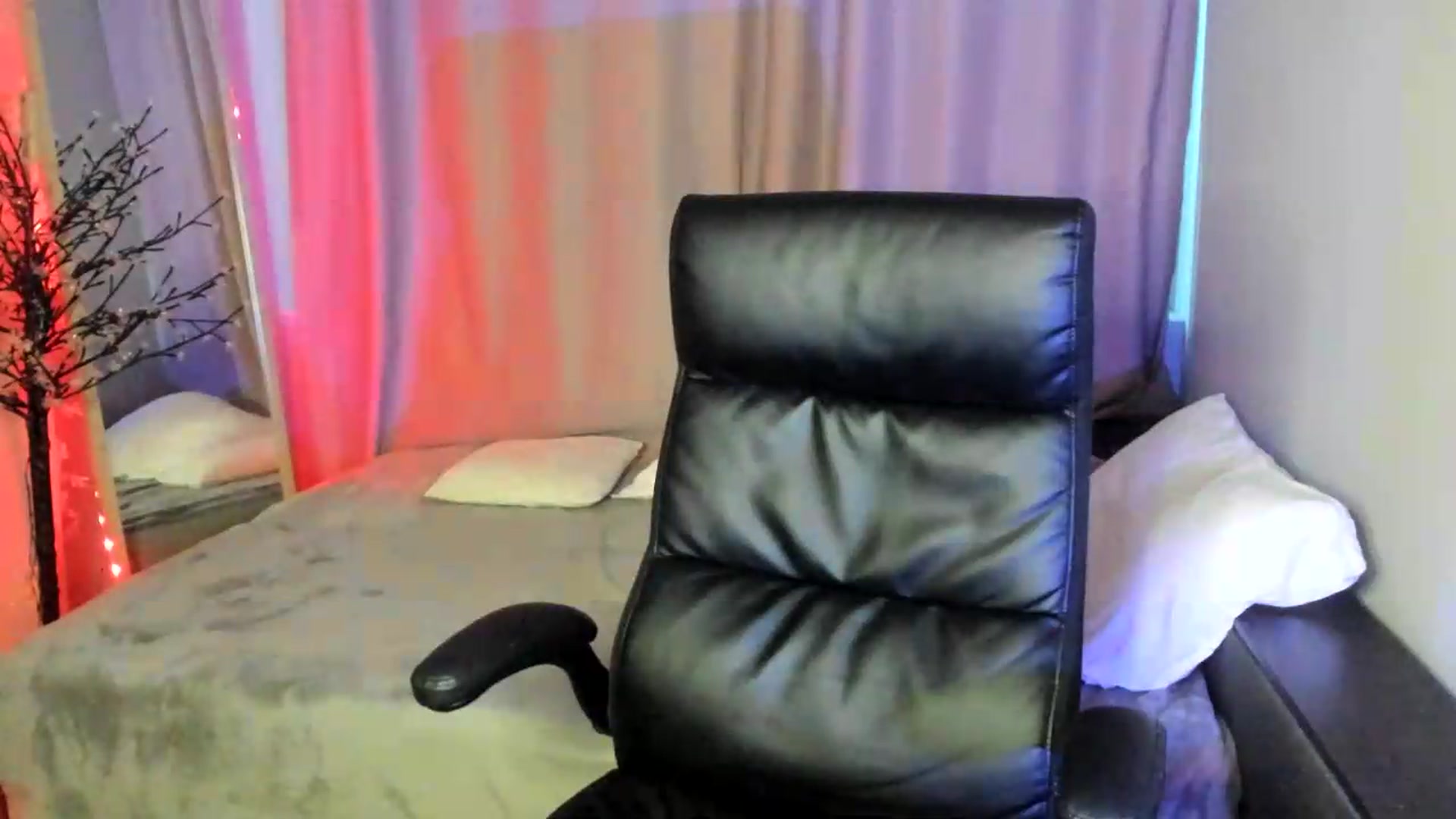 Gallery image thumbnail from TaisiaHot's myfreecams stream on, 06/21/2026, 09:20 image 6 of 20