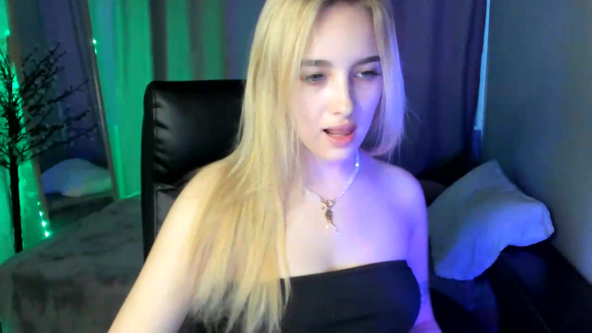 Gallery image thumbnail from TaisiaHot's myfreecams stream on, 06/21/2026, 09:20 image 14 of 20