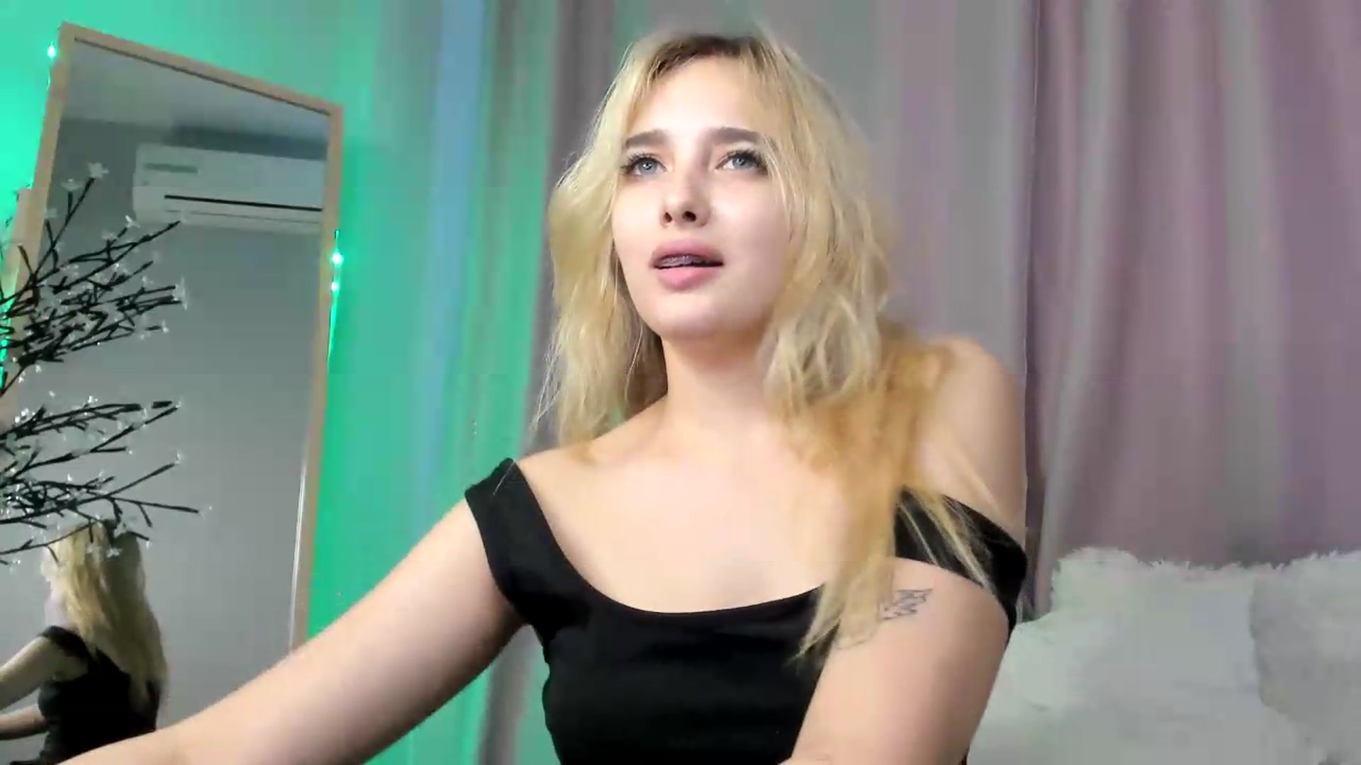 Gallery image thumbnail from TaisiaHot's myfreecams stream on, 06/24/2026, 11:58 image 5 of 20