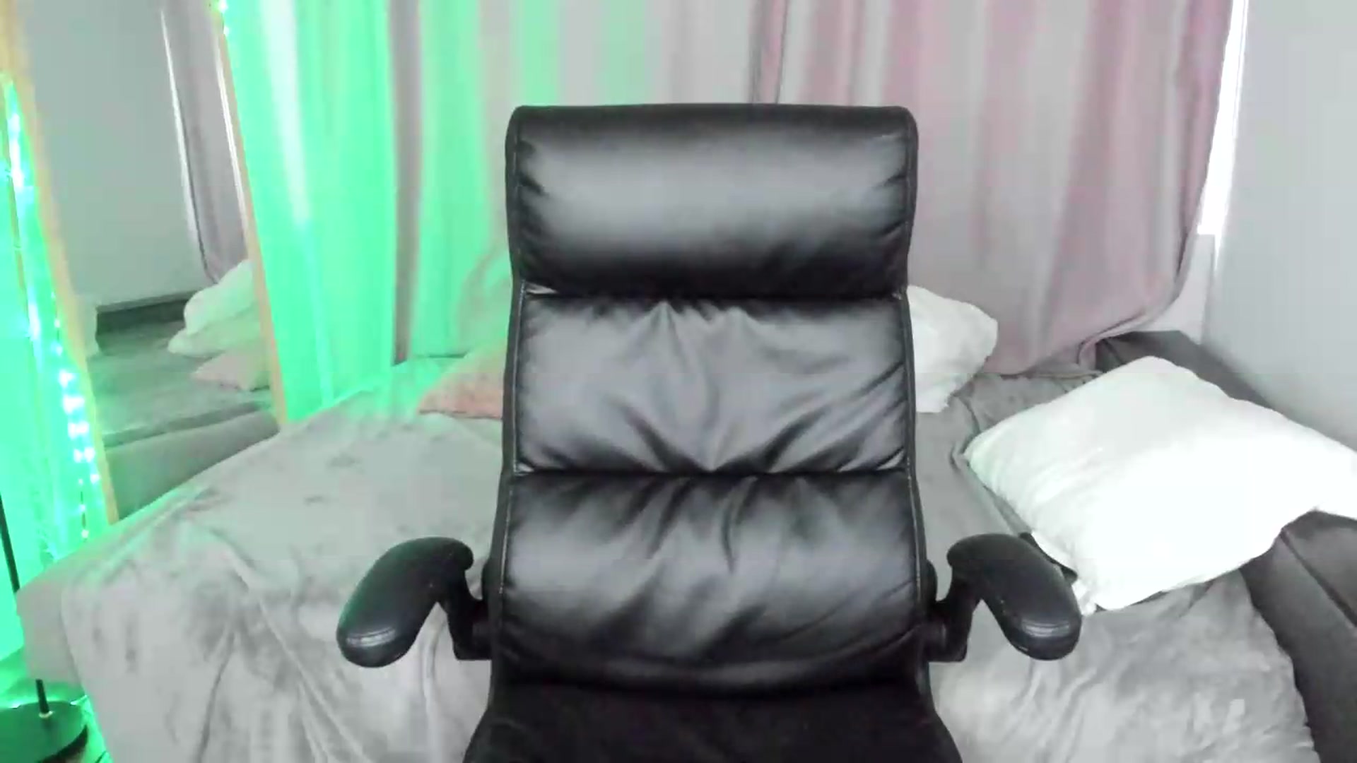 Gallery image thumbnail from TaisiaHot's myfreecams stream on, 06/26/2026, 11:31 image 18 of 20