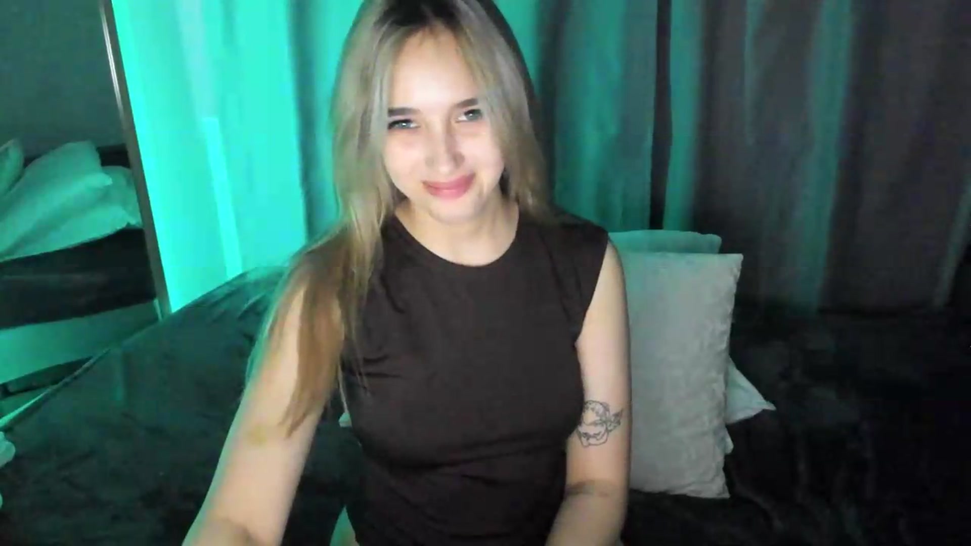 Gallery image thumbnail from TaisiaHot's myfreecams stream on, 06/29/2026, 11:15 image 17 of 20