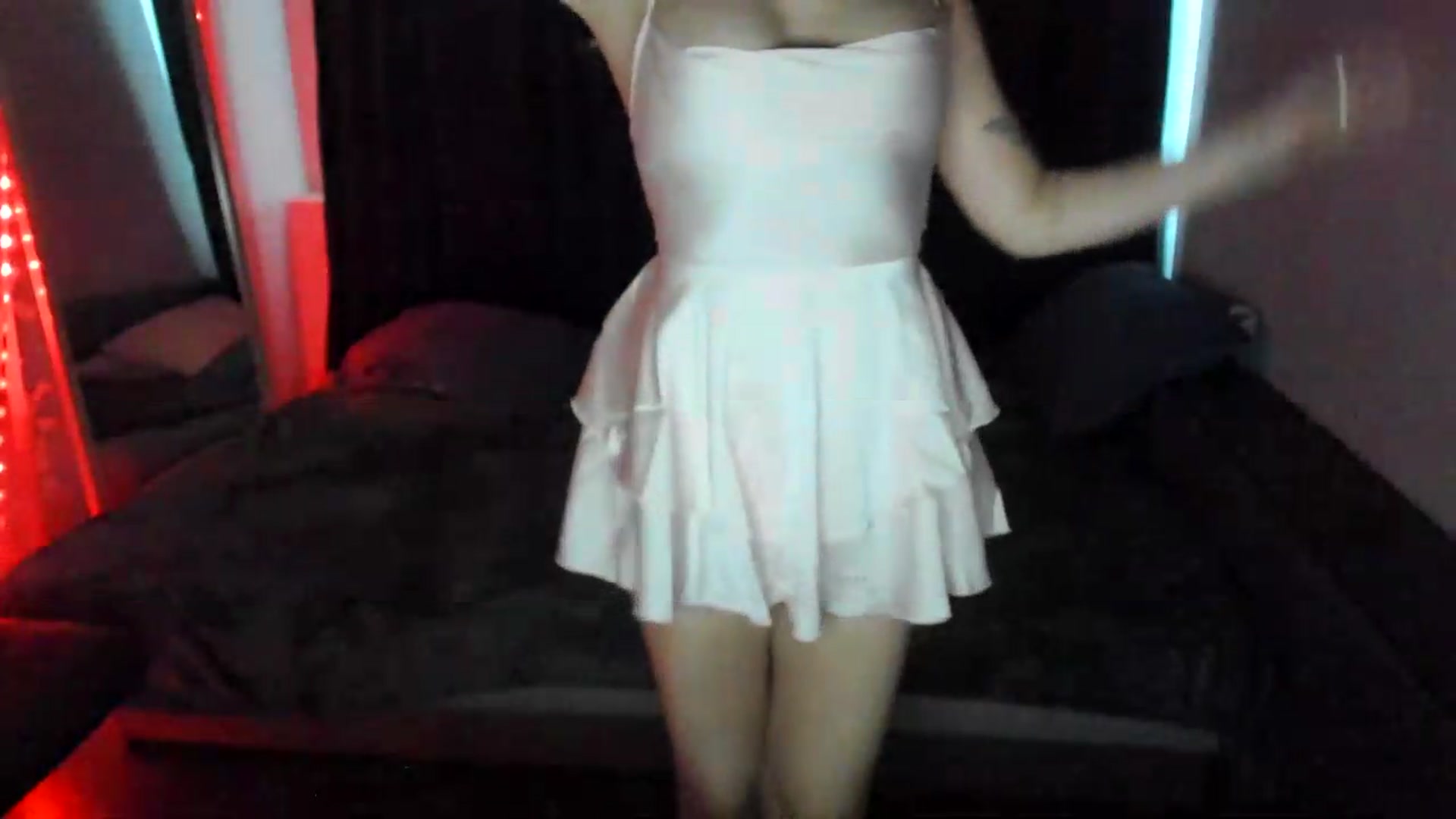 Gallery image thumbnail from TaisiaHot's myfreecams stream on, 07/08/2026, 09:57 image 4 of 20