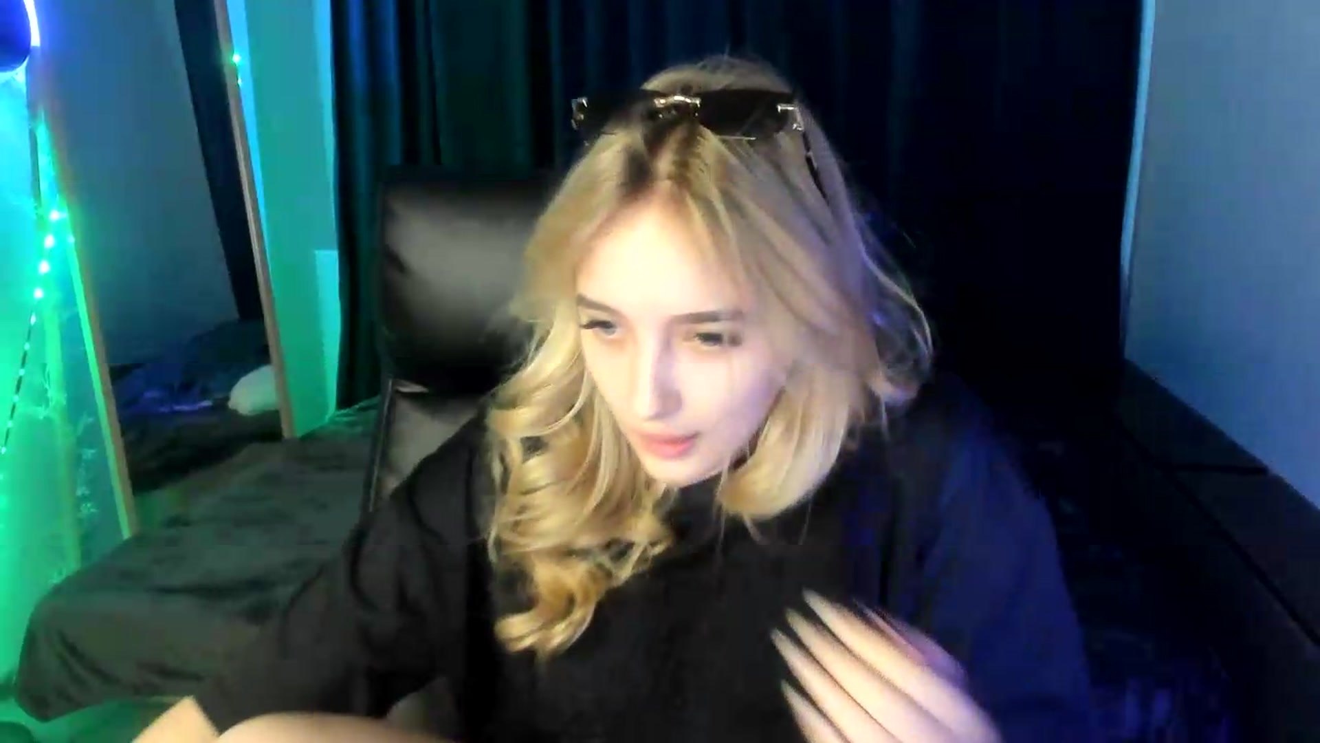 Gallery image thumbnail from TaisiaHot's myfreecams stream on, 07/18/2026, 10:18 image 2 of 20