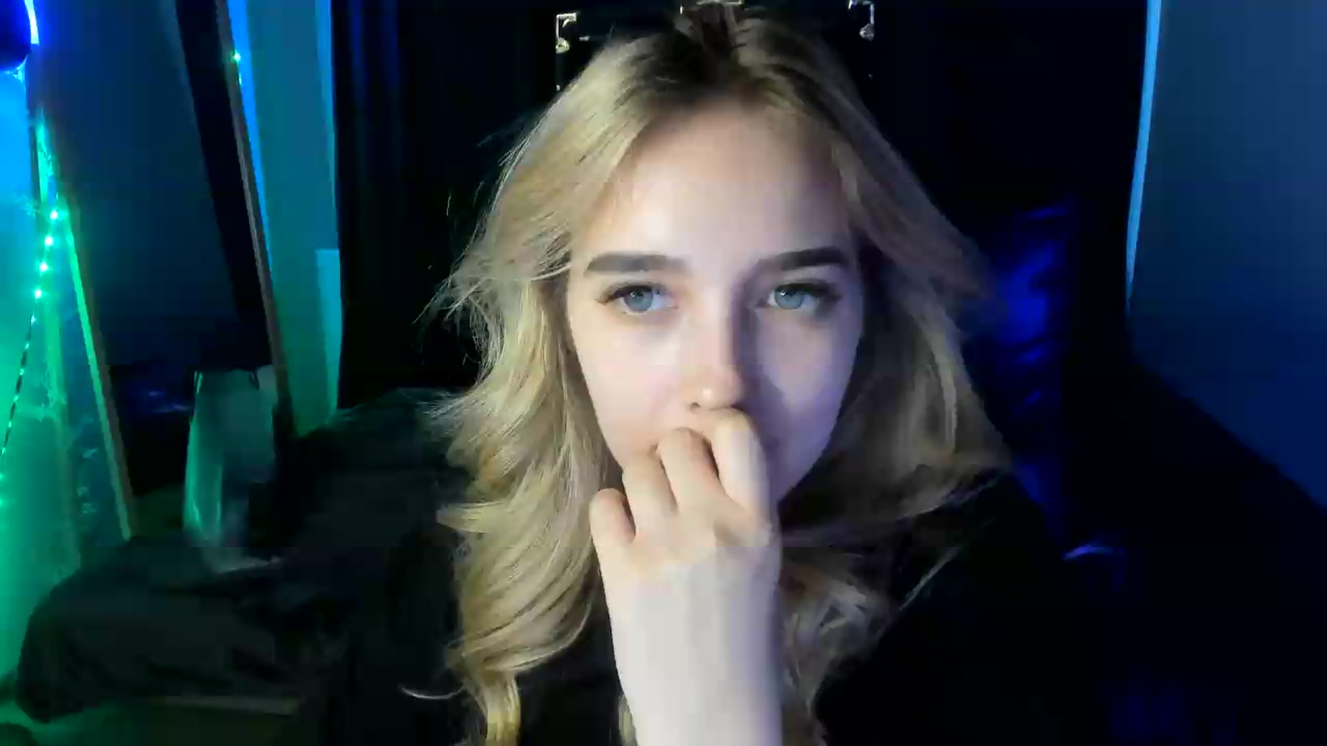 Gallery image thumbnail from TaisiaHot's myfreecams stream on, 07/18/2026, 10:18 image 1 of 20