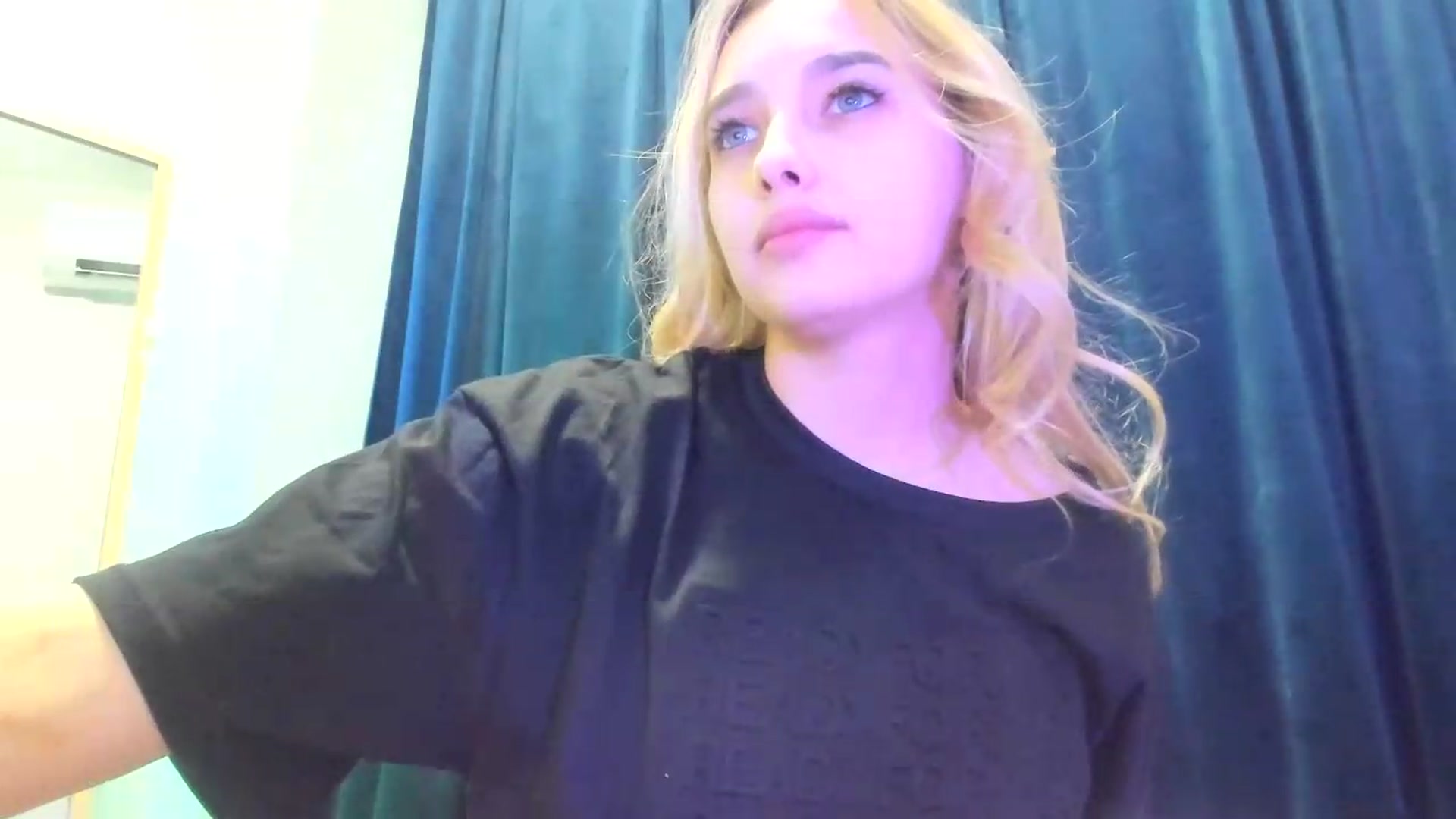 Gallery image thumbnail from TaisiaHot's myfreecams stream on, 07/18/2026, 10:18 image 16 of 20