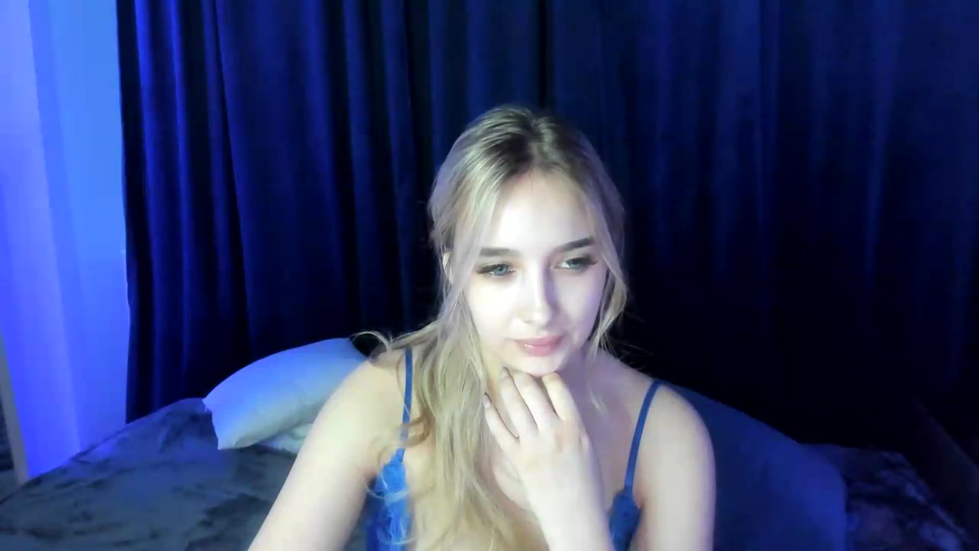 Gallery image thumbnail from TaisiaHot's myfreecams stream on, 07/18/2026, 12:07 image 17 of 20