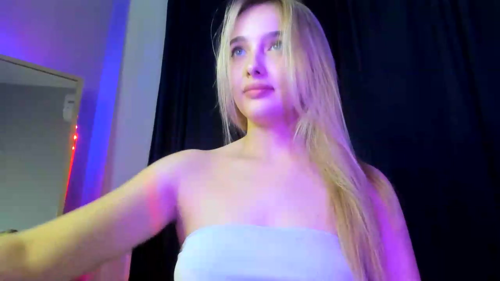Gallery image thumbnail from TaisiaHot's myfreecams stream on, 07/20/2026, 13:08 image 6 of 20