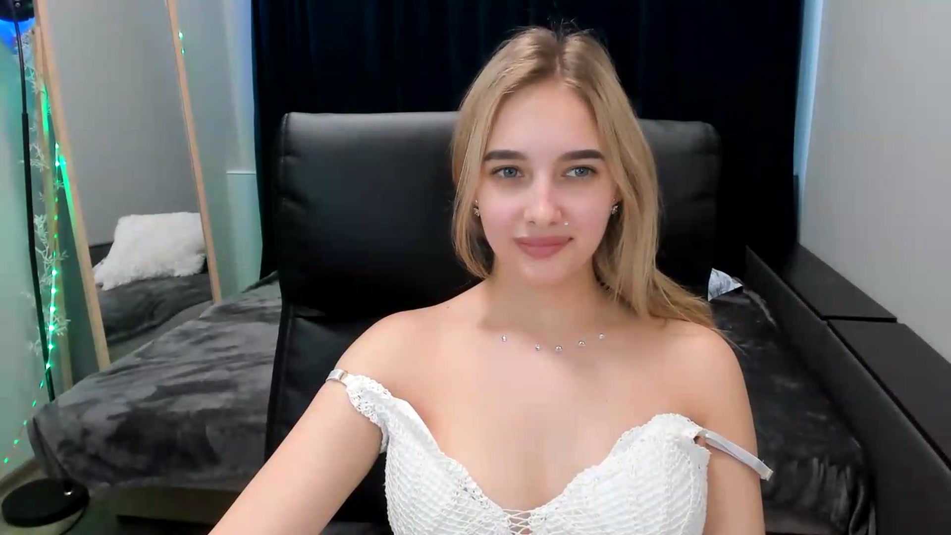 Gallery image thumbnail from TaisiaHot's myfreecams stream on, 07/24/2026, 09:40 image 19 of 20