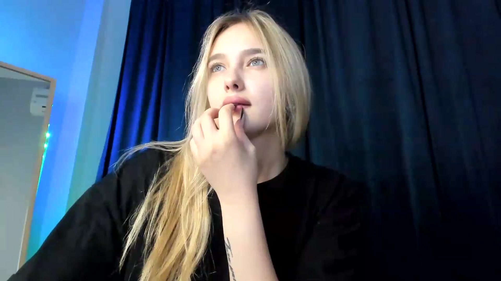 Gallery image thumbnail from TaisiaHot's myfreecams stream on, 07/26/2026, 09:22 image 11 of 20
