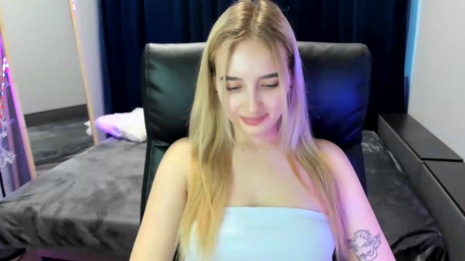 Gallery image thumbnail from TaisiaHot's myfreecams stream on, 07/29/2026, 08:45 image 16 of 20