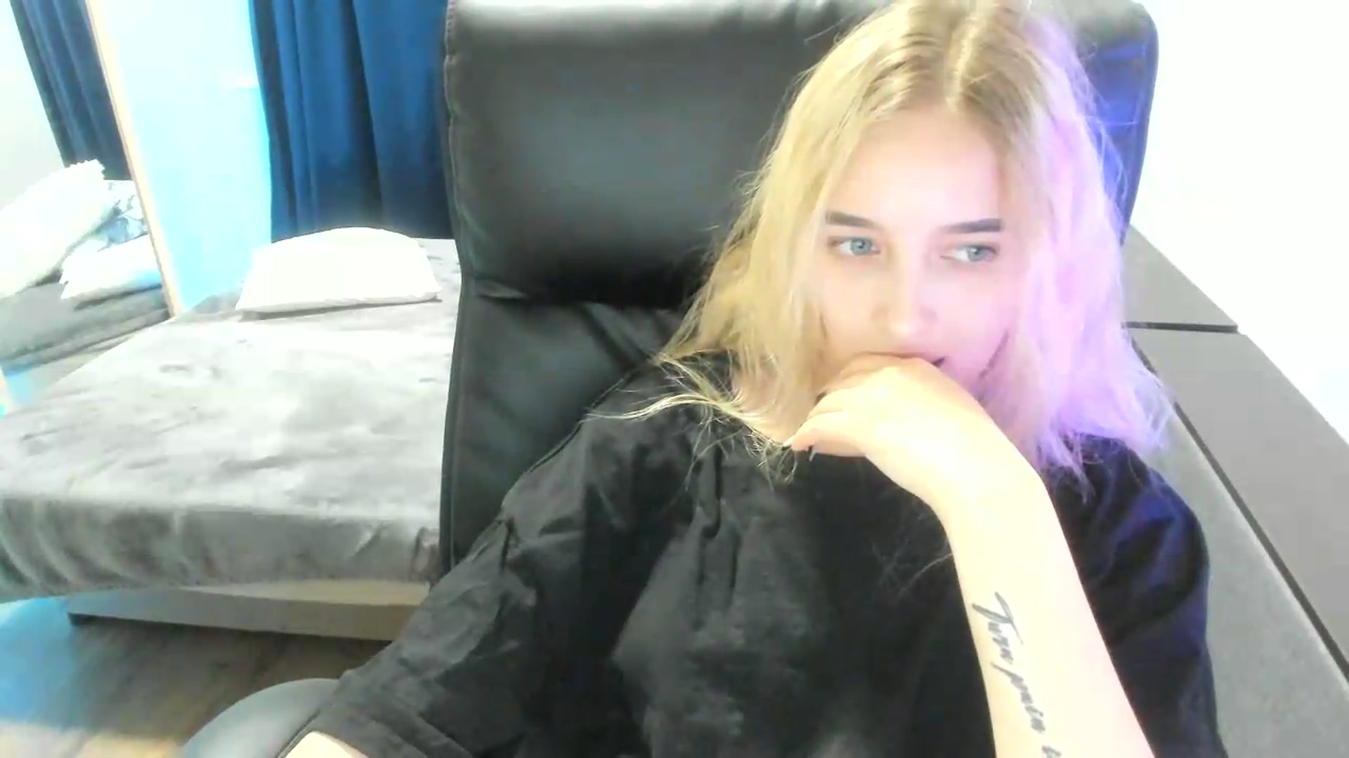Gallery image thumbnail from TaisiaHot's myfreecams stream on, 08/04/2026, 08:39 image 10 of 20