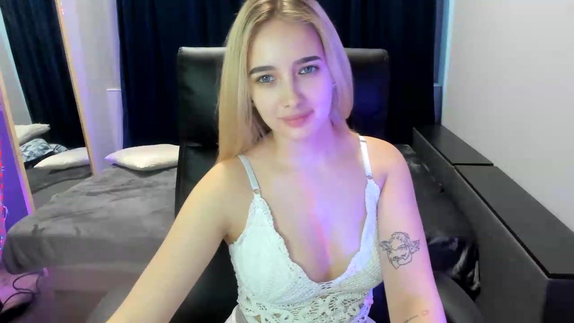 Gallery image thumbnail from TaisiaHot's myfreecams stream on, 08/05/2026, 08:54 image 16 of 20