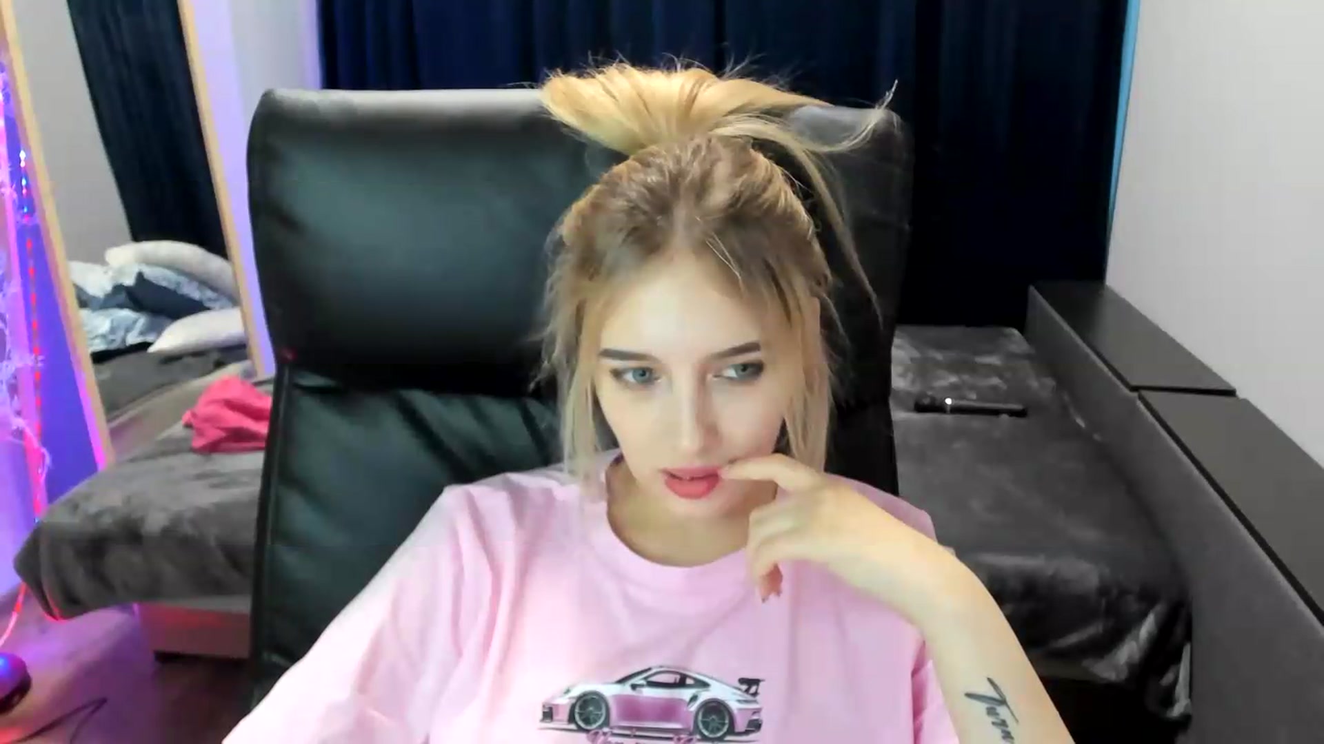 Gallery image thumbnail from TaisiaHot's myfreecams stream on, 08/06/2026, 12:00 image 13 of 20