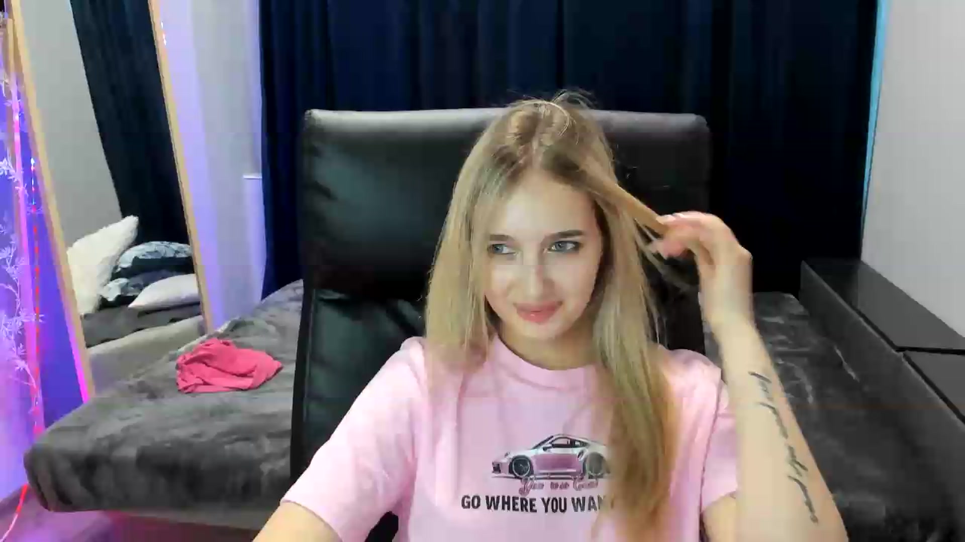 Gallery image thumbnail from TaisiaHot's myfreecams stream on, 08/06/2026, 13:04 image 16 of 20
