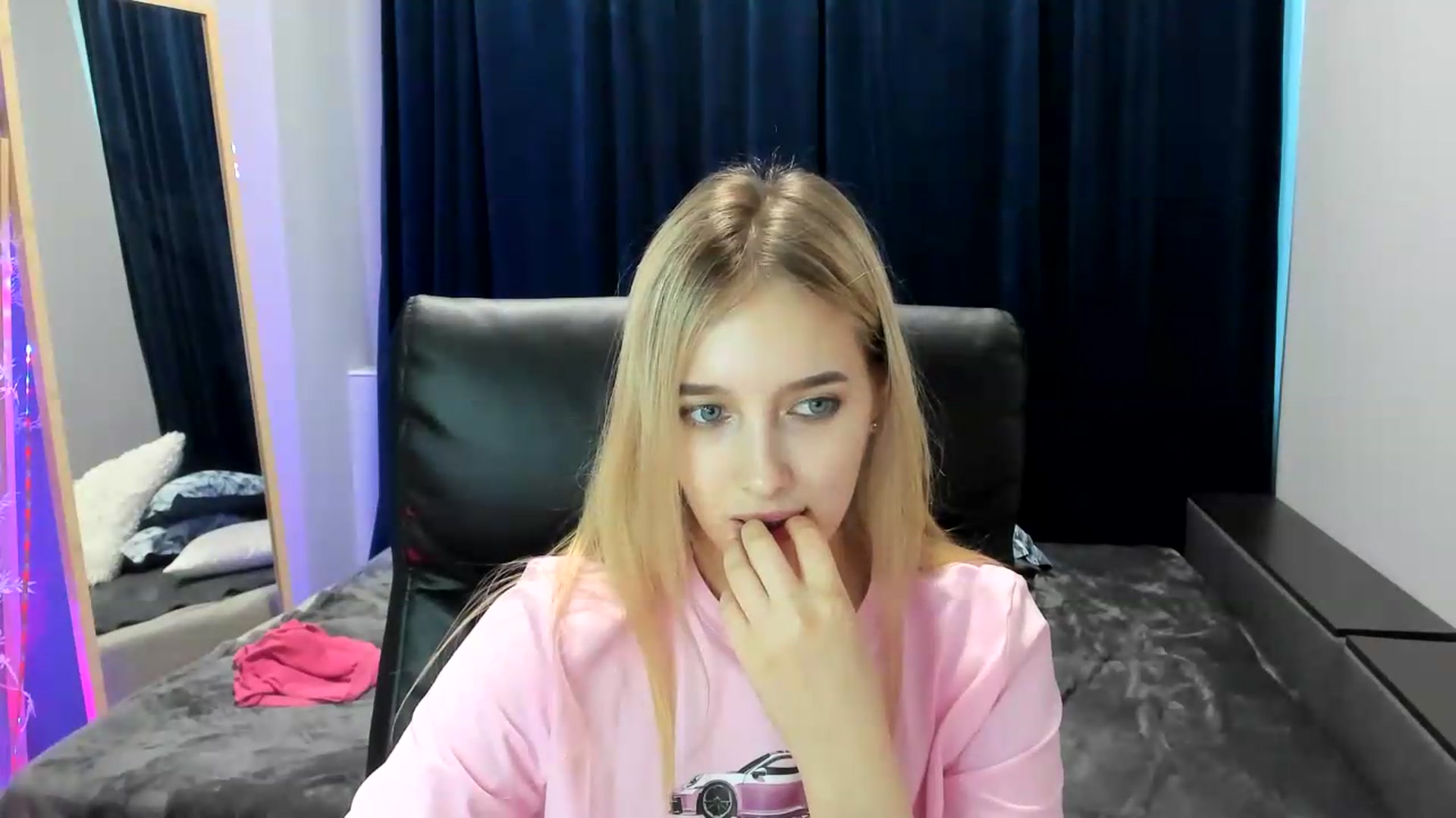 Gallery image thumbnail from TaisiaHot's myfreecams stream on, 08/06/2026, 13:58 image 15 of 20